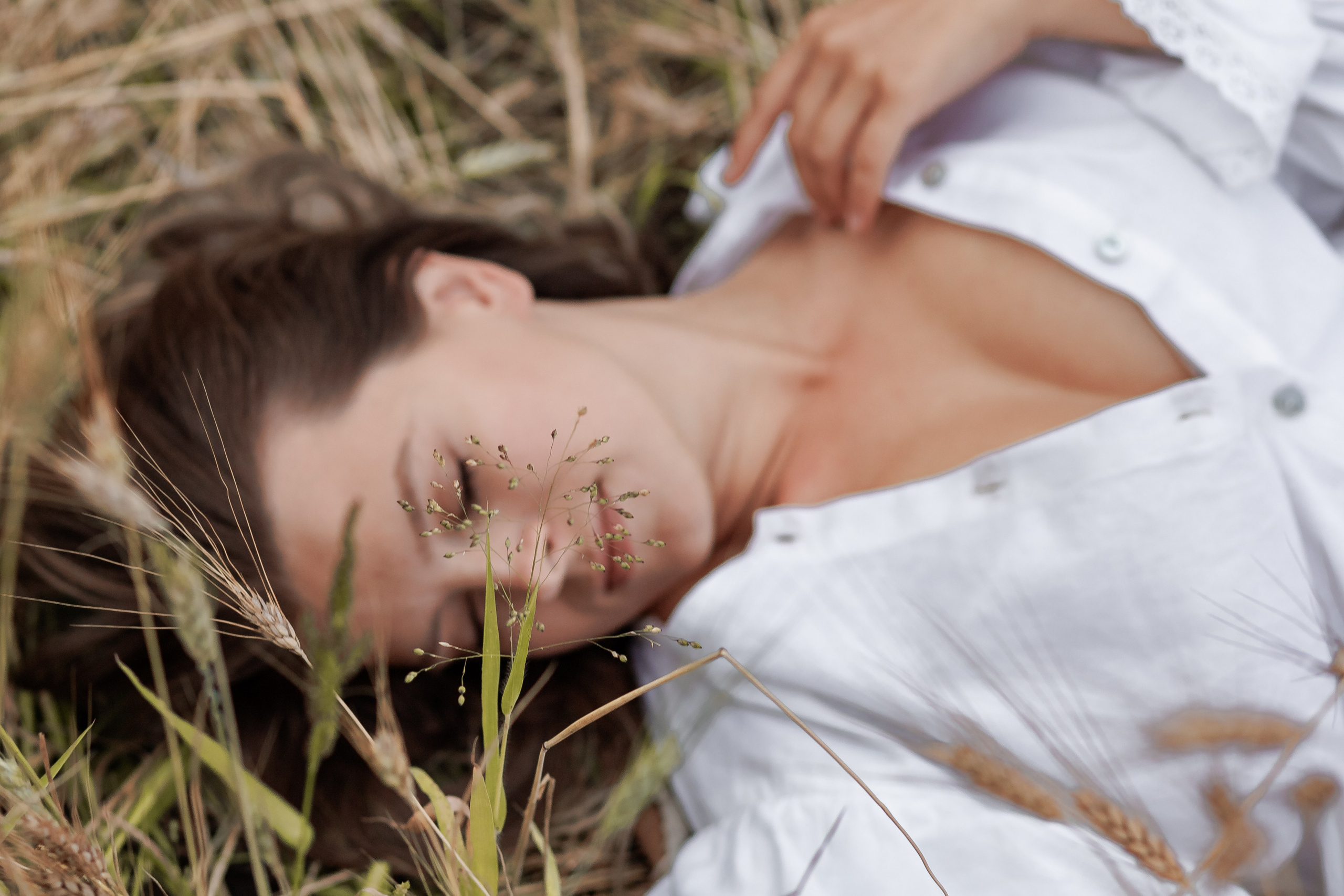 Татьяна в поле. Ирина Мезенцева | Женский и предметный фотограф | г. Омск