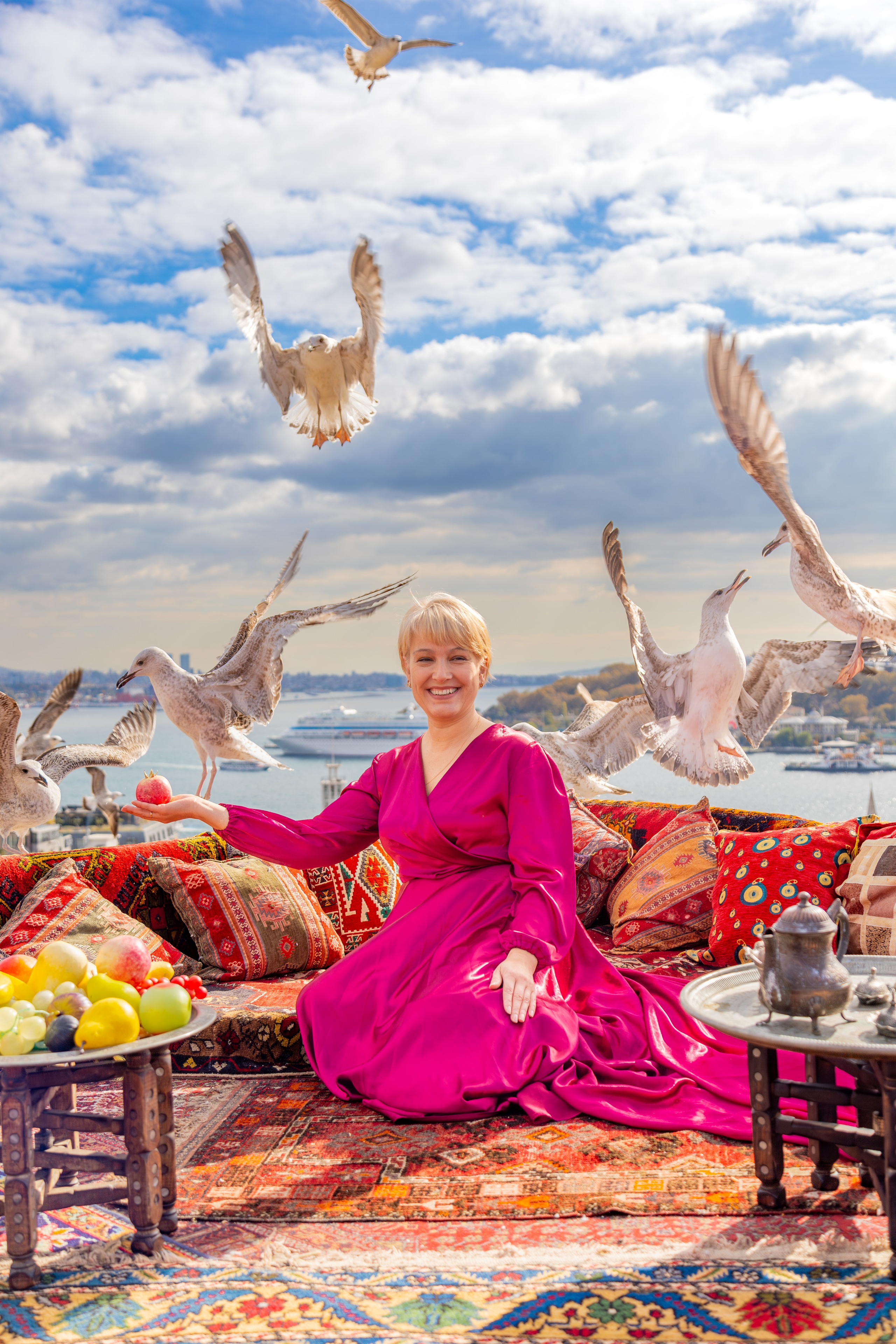 Стамбул — крыша с платьями. Фото департамент круизного лайнера Астория Гранде