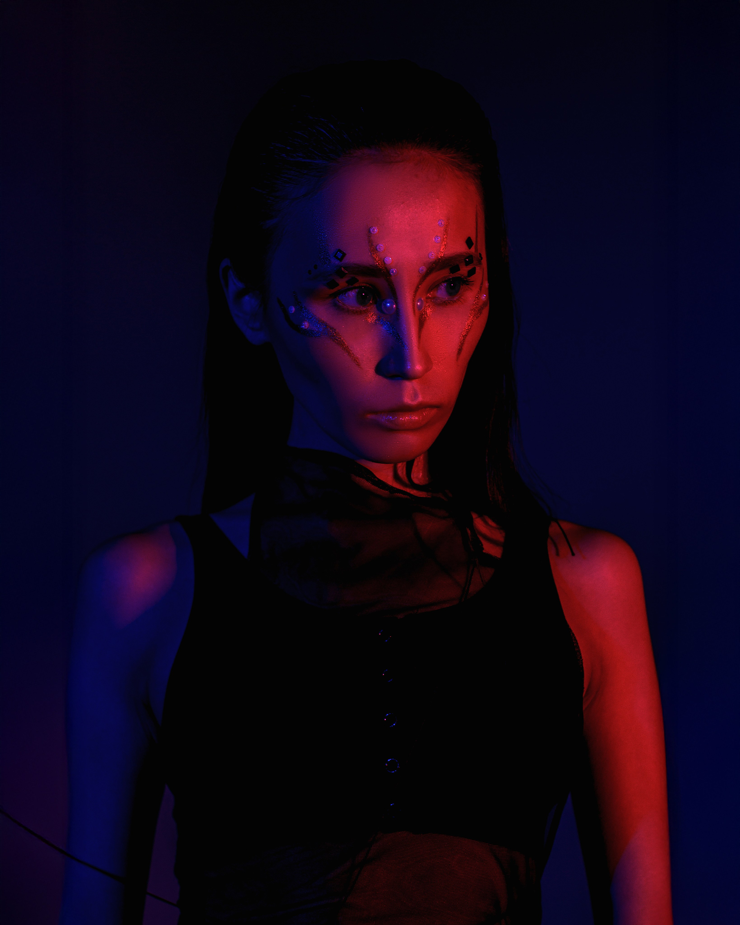 Искусственный свет. Визуальный дизайнер из Санкт-Петербурга Айси Клусова