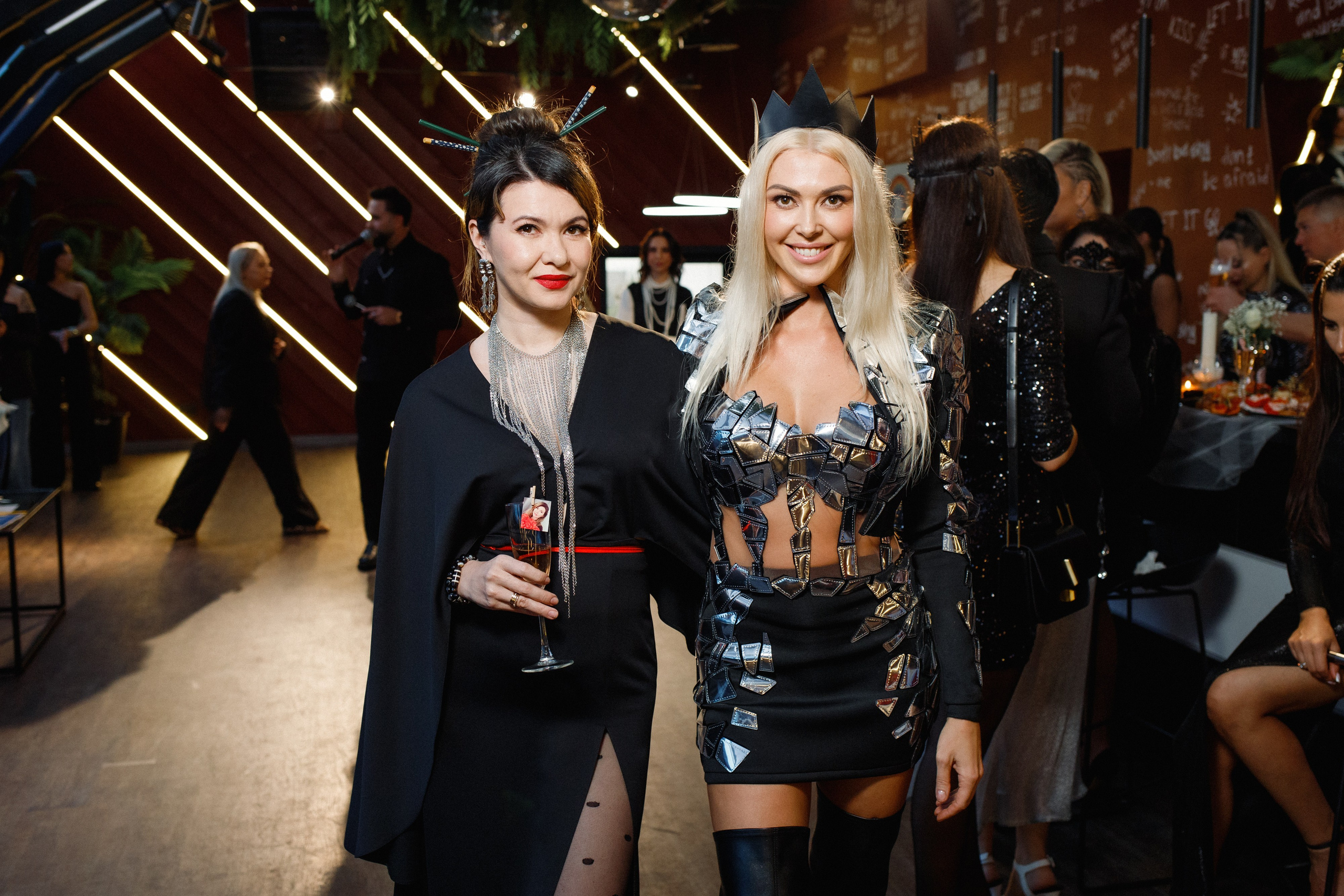 QUEEN KHV [12 ЛЕТ]. СВОИ. ФОТООТЧЕТЫ-СОБЫТИЯ-МЕСТА