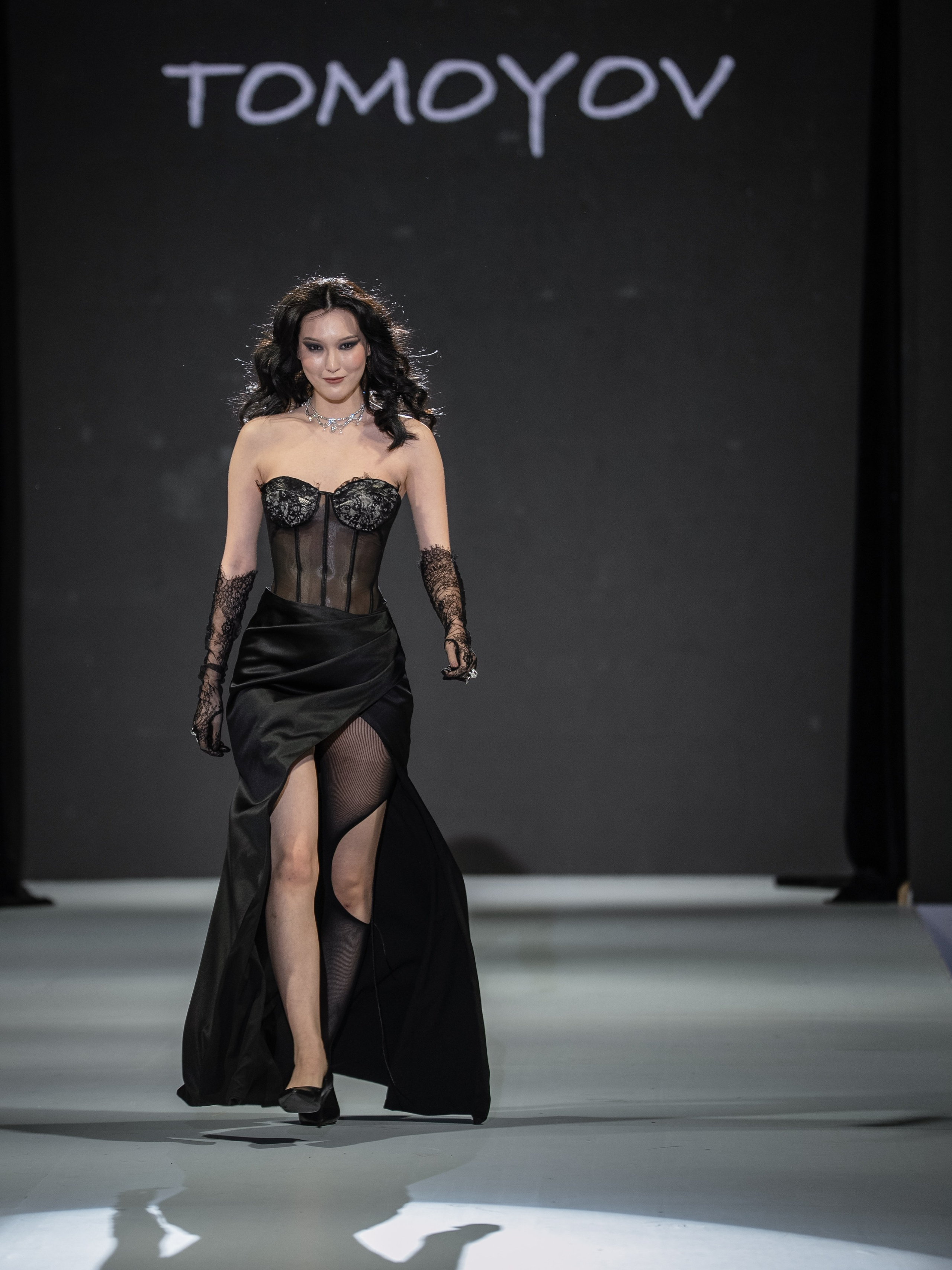 Eurasia Fashion Week Tomoyov. Сайт Алматинского НЮ АРТ, будуар и фэшн фотографа Дениса Карпенко