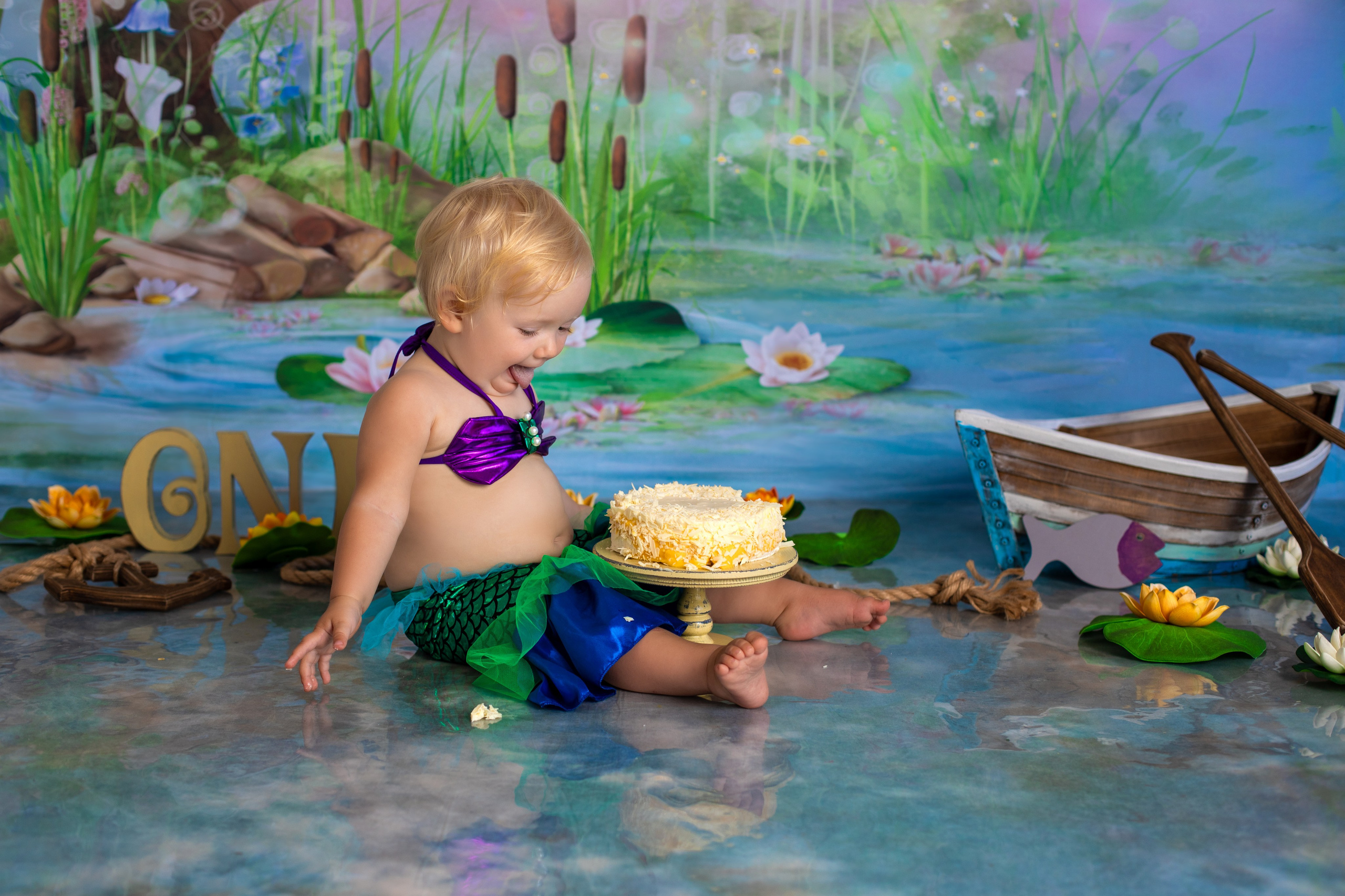 С тортиком. Фотограф новорождённых Псков