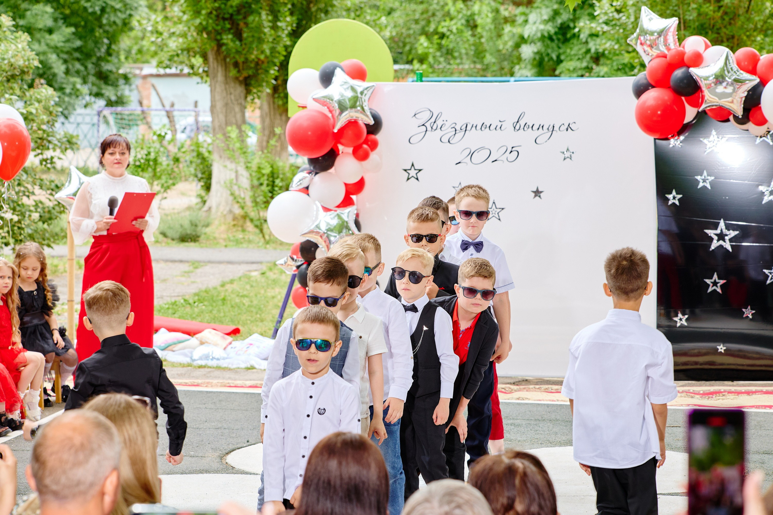 Выпускной 45 сад. Фотограф Выпускные альбомы Таганрог Сергей Коробченко