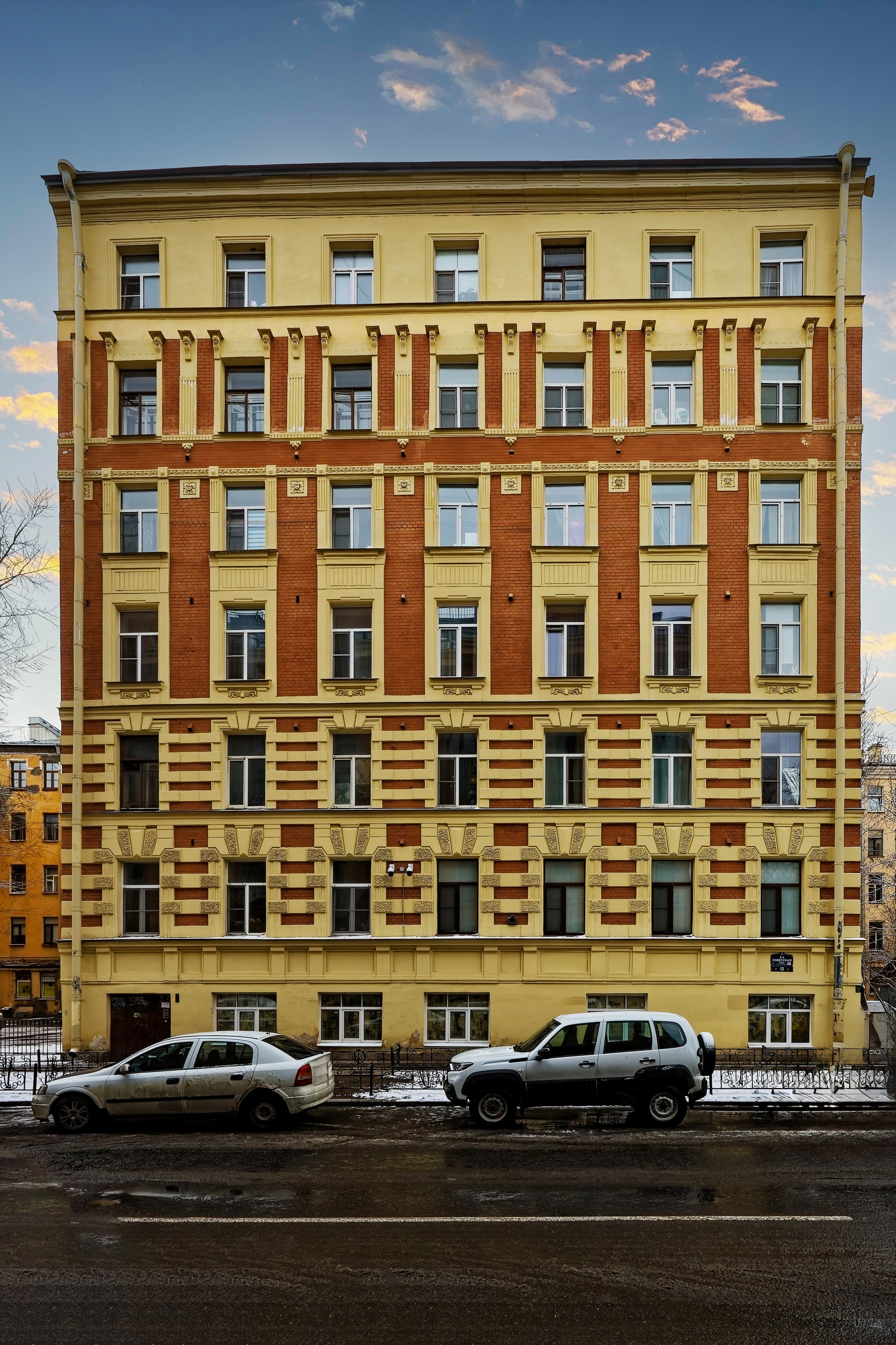 Санкт-Петербург, 3-я Советская улица,12. Доходный дом Сергея Ивановича Хорунженкова, 1903 год. Архитектор Сергей Иванович Хорунженков.