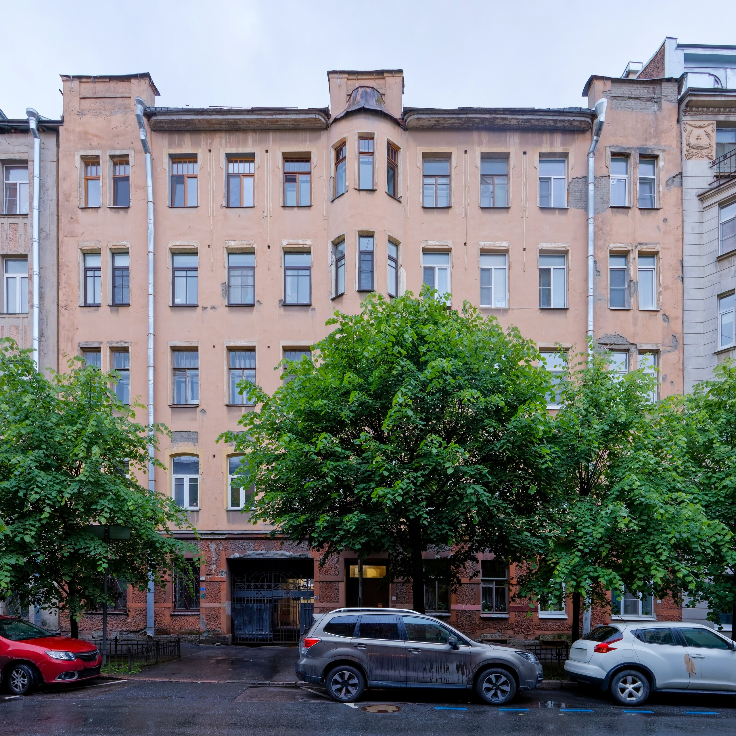 Санкт-Петербург, 6-я Советская улица, 31. Доходный дом Адама Иоганновича Хертуайнена, серебряных дел мастера. Архитектор Пётр Николаевич Батуев, 1908 год. Модерн. 
