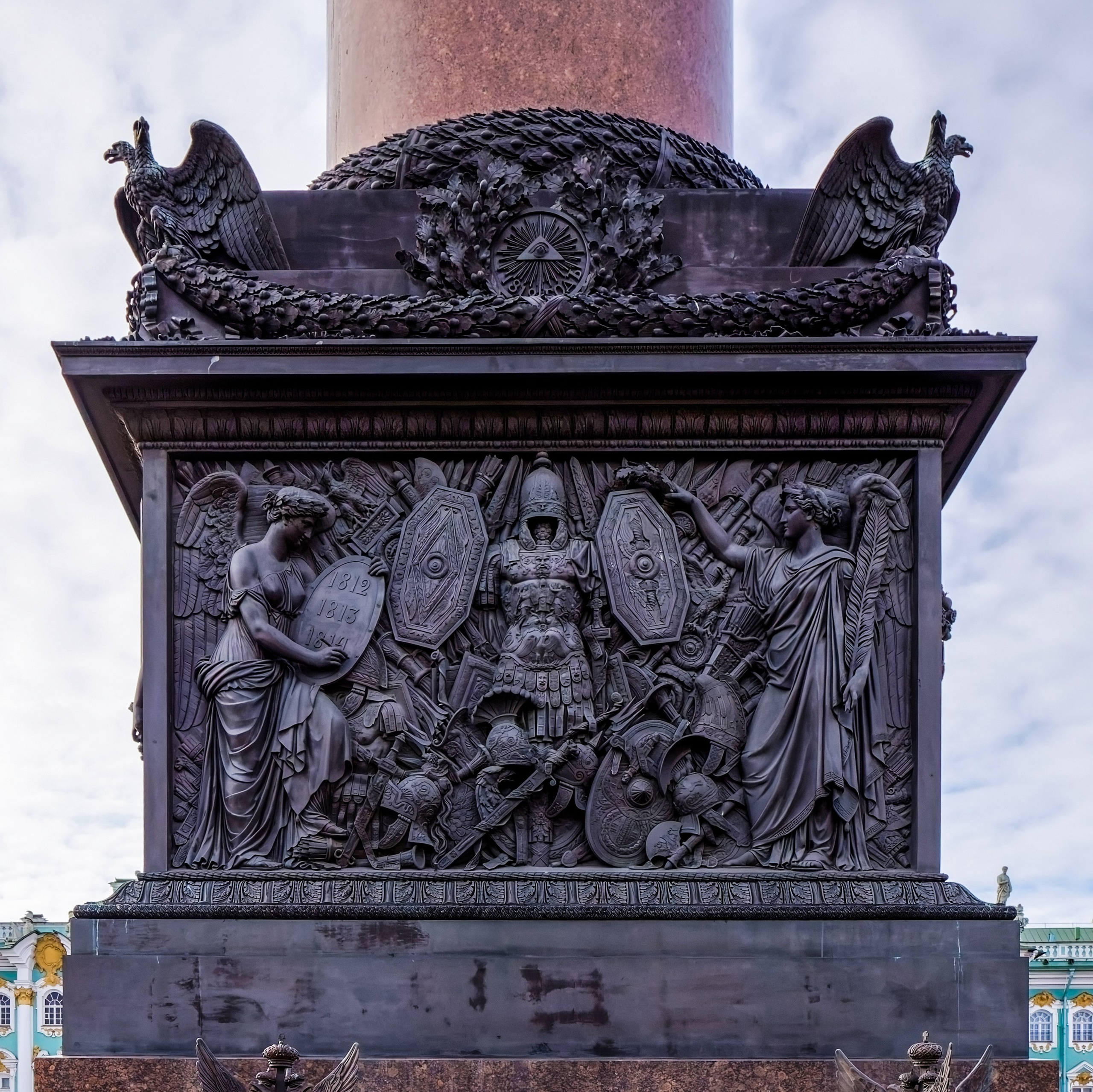 Александровская колонна. 812 оттенков Петербурга