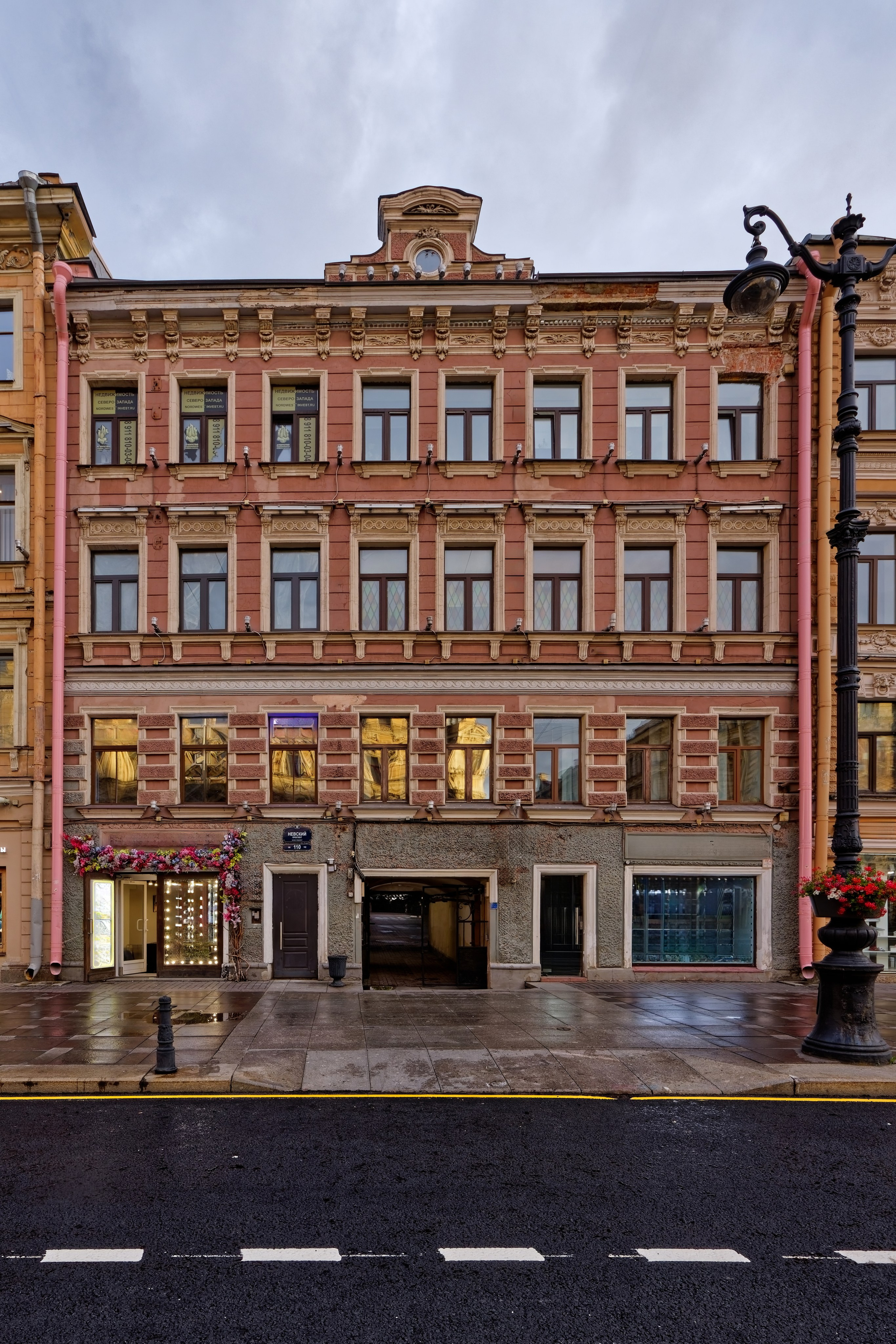 Санкт-Петербург, Невский проспект, дом 110. Дом Змеевых, 1879 год. Архитектор И.И. Григорьев. 
