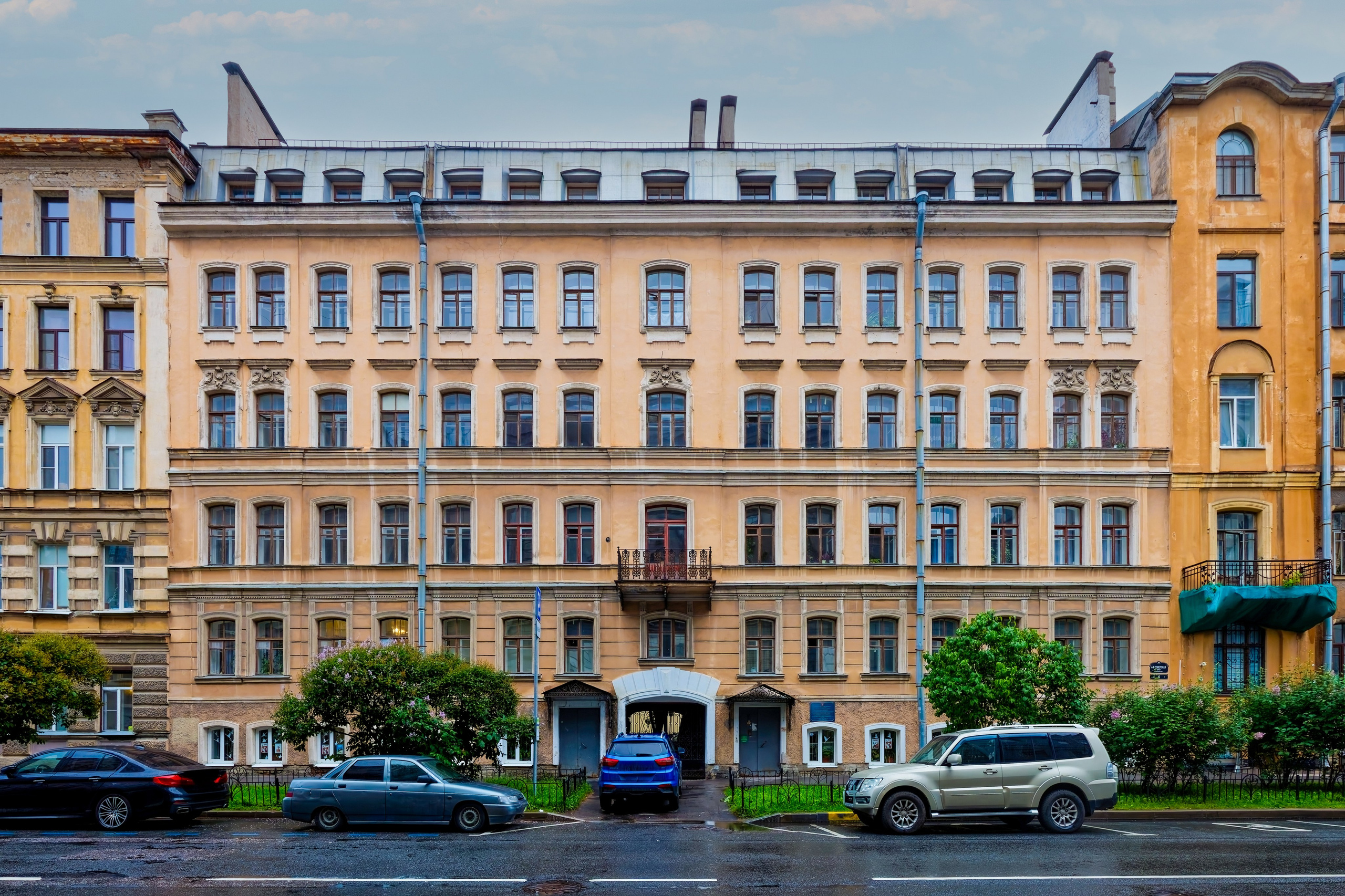 Санкт-Петербург, 4-я Советская улица, 6. Табачная фабрика "Саатчи и Мангуби". 1872 год. Архитектор Иван Иудович  Буланов