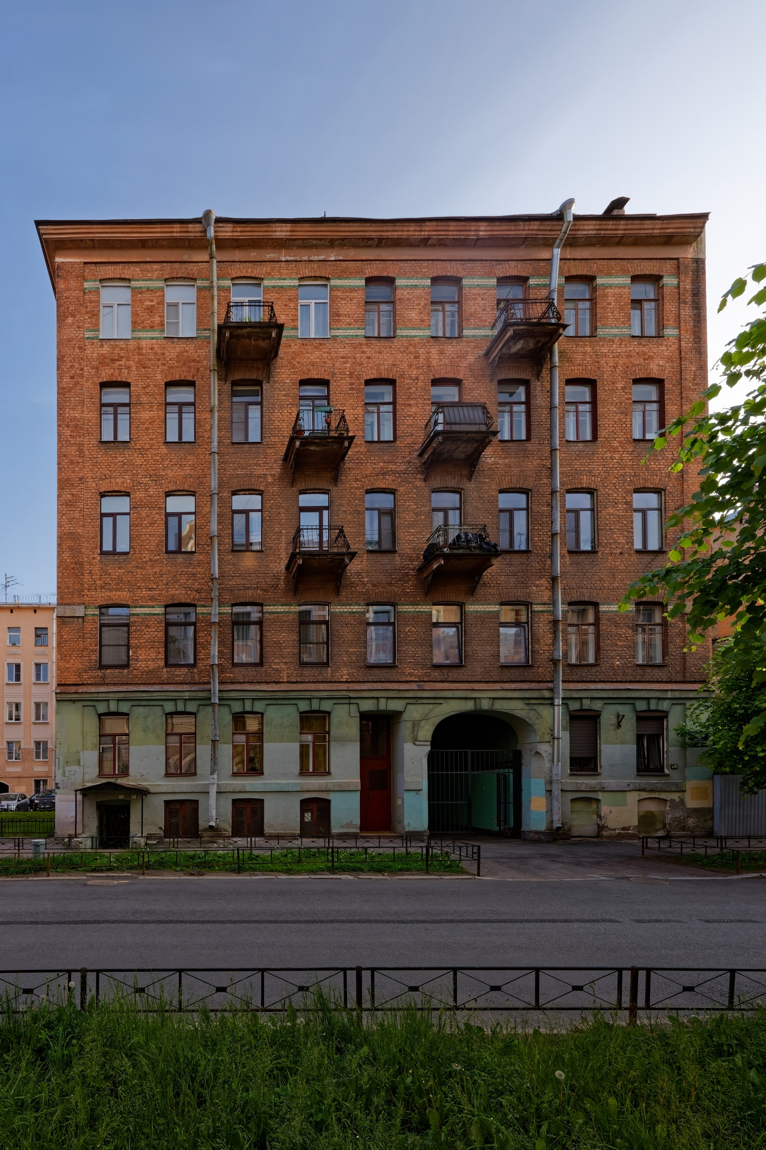Санкт-Петербург, 9-я Советская, 19. 1902 год. Архитектор Иван Андреевич Гальнбек