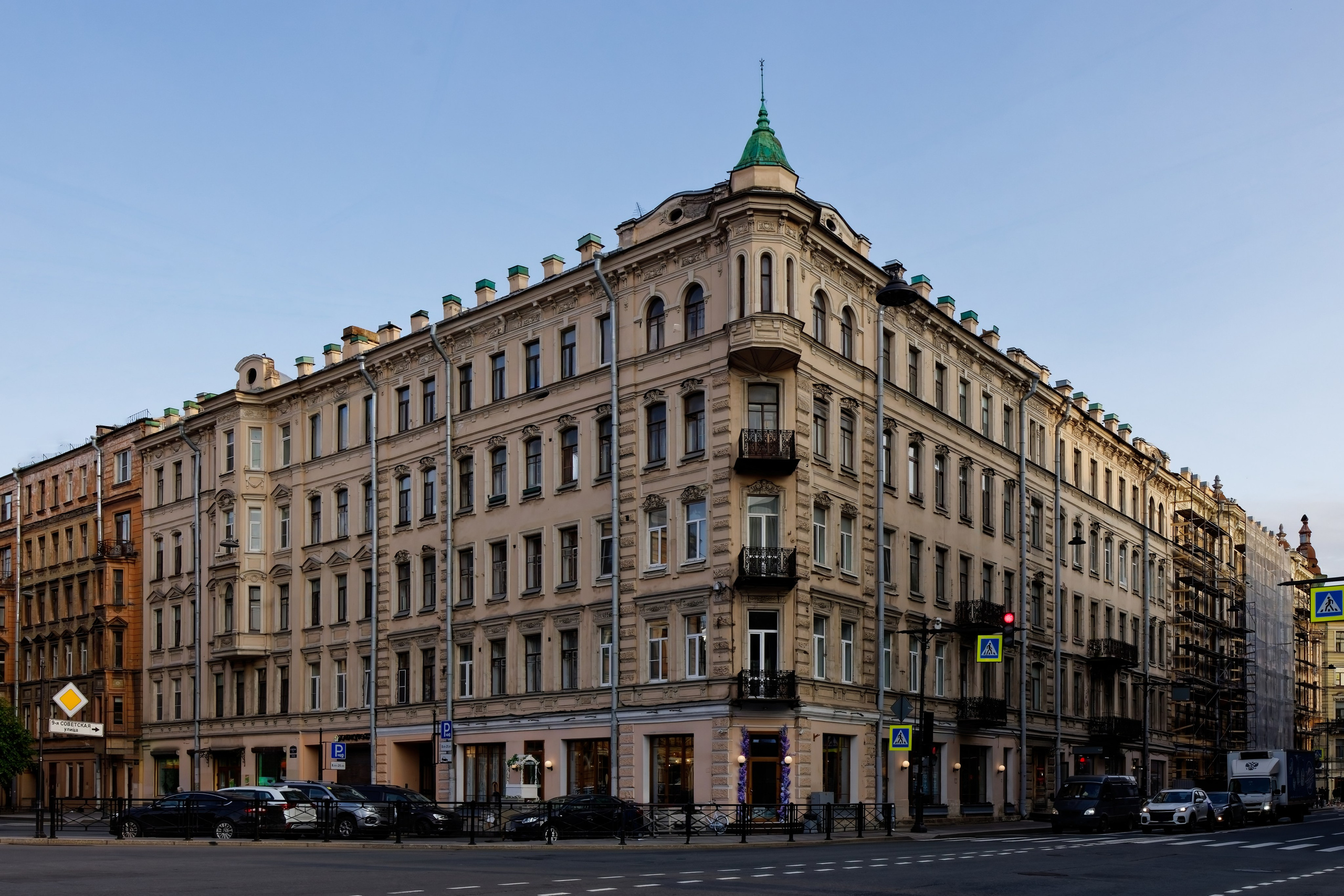 Санкт-Петербург, 9-я Советская, 11. Доходный дом Степнова. 1906 год. Эклектика. Архитектор Горленский Игнатий Платонович