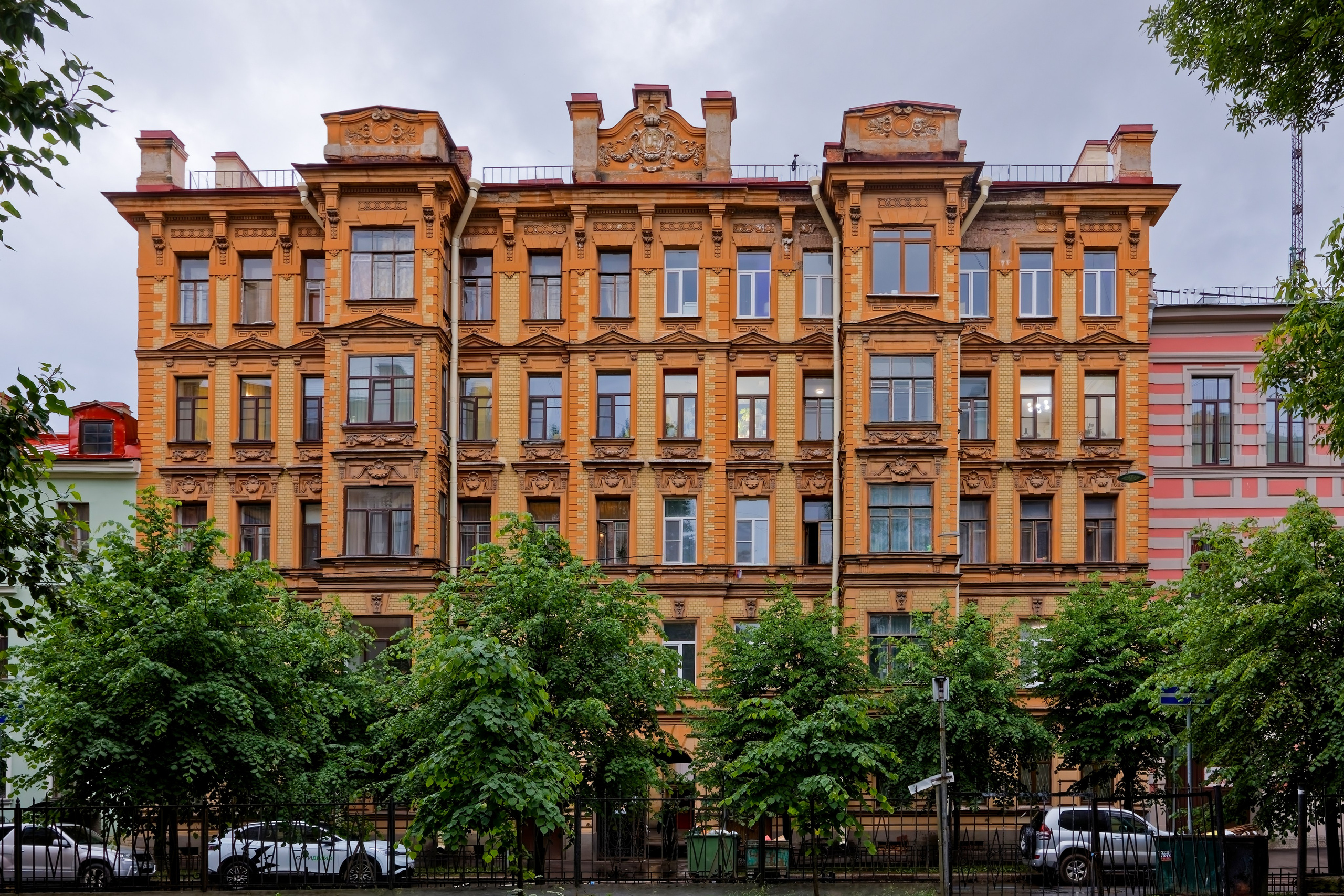 Санкт-Петербург, 6-я Советская улица, 5. Доходный дом Павла Алексеевича Некрасова, Жандармско-полицейское управление железных дорог. Архитектор Михаил Николаевич Кондратьев, 1903 год. Модерн. ОКН 7832677000