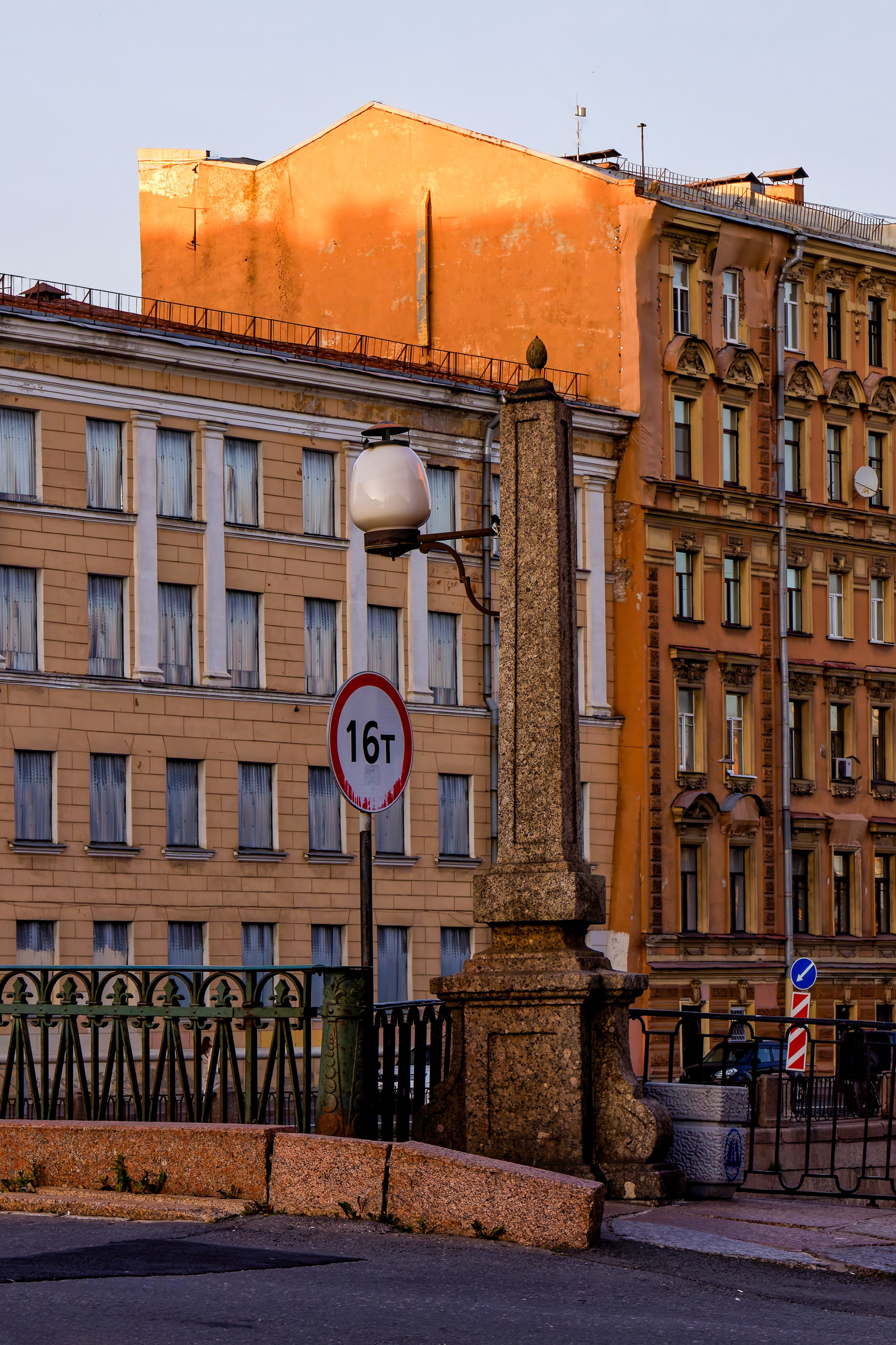 Аларчин мост в Санкт-Петербурге: гранитные обелиски, история, фото | 812 оттенков Петербурга
