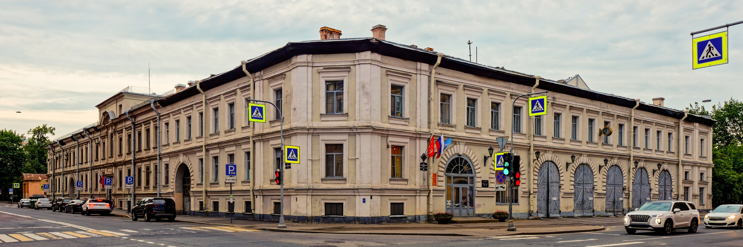Санкт-Петербург, 3-я Советская улица, 50. Съезжий дом и пожарная команда Рождественской части. 1864 год. Архитектор Николай Павлович Гребёнка 