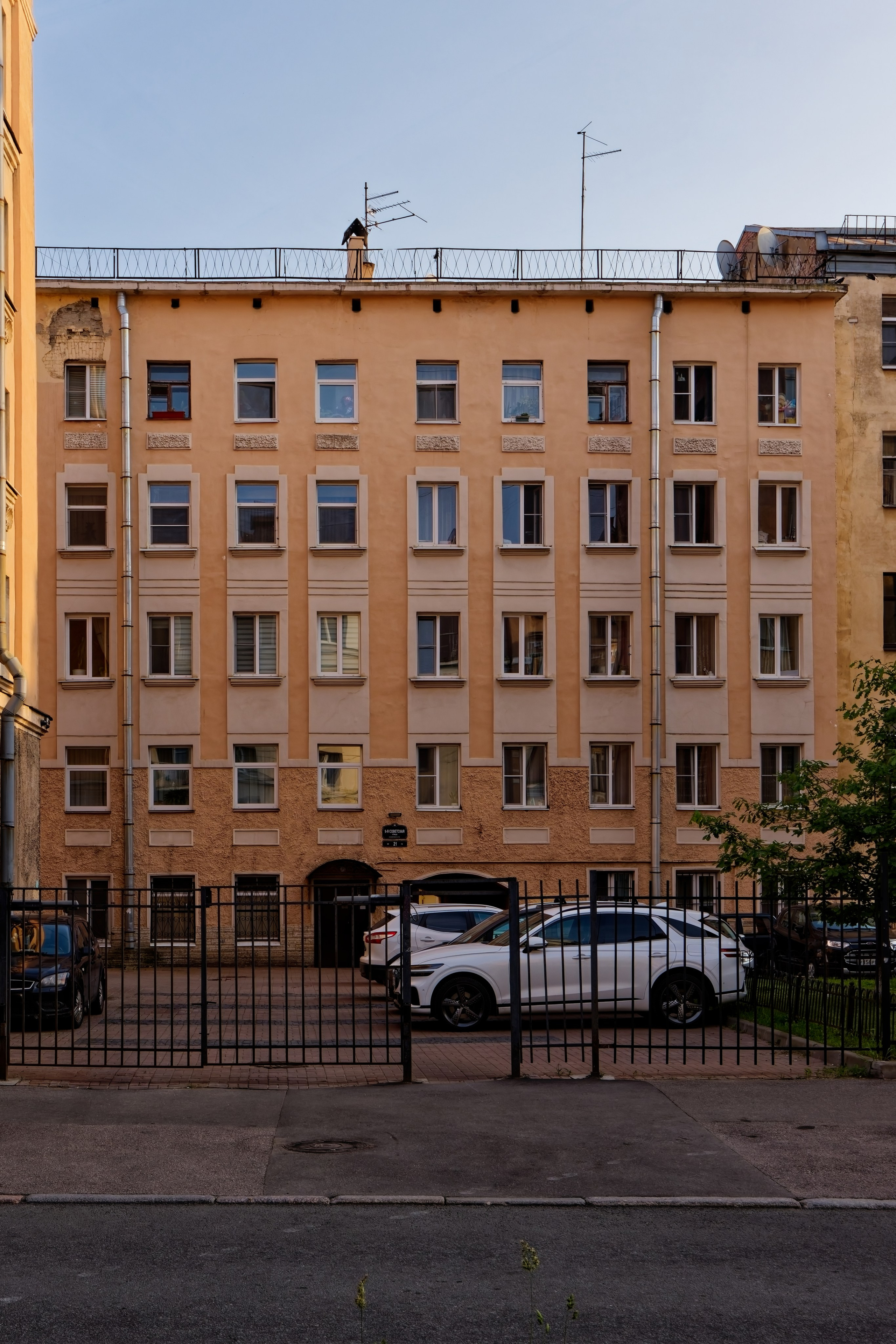 Санкт-Петербург, 9-я Советская, 21. Доходный дом Фёдора Наумовича Кувыгина. 1896 год.