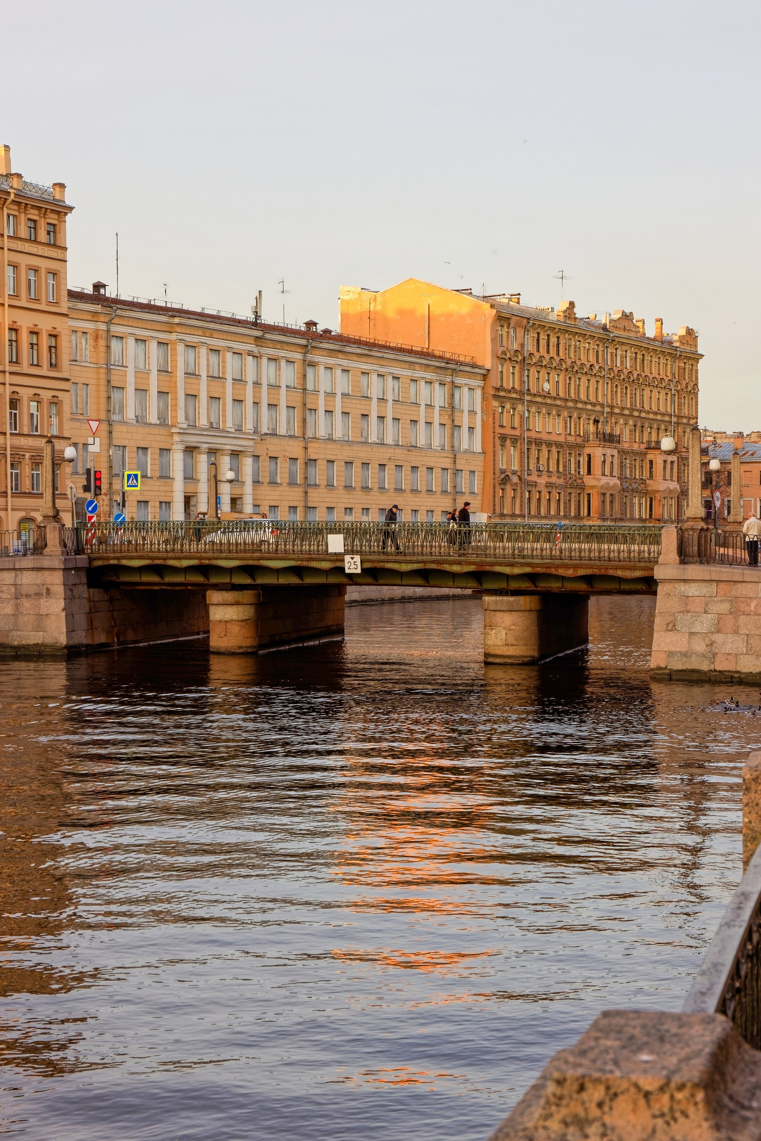 Аларчин мост в Санкт-Петербурге: гранитные обелиски, история, фото | 812 оттенков Петербурга
