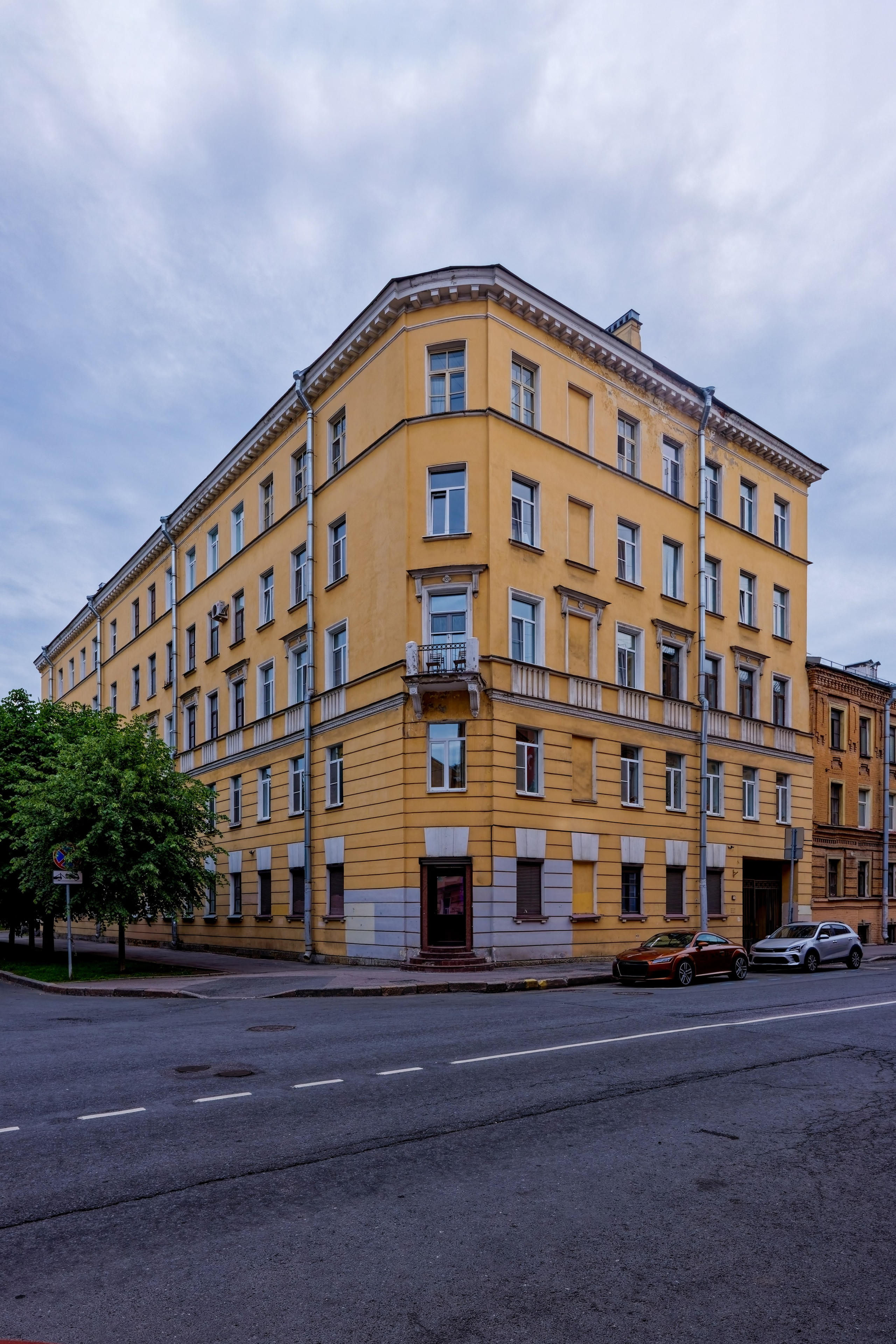 Санкт-Петербург, 6-я Советская улица, 18. Жилой дом. 1953 год. Сталинский неоклассицизм.