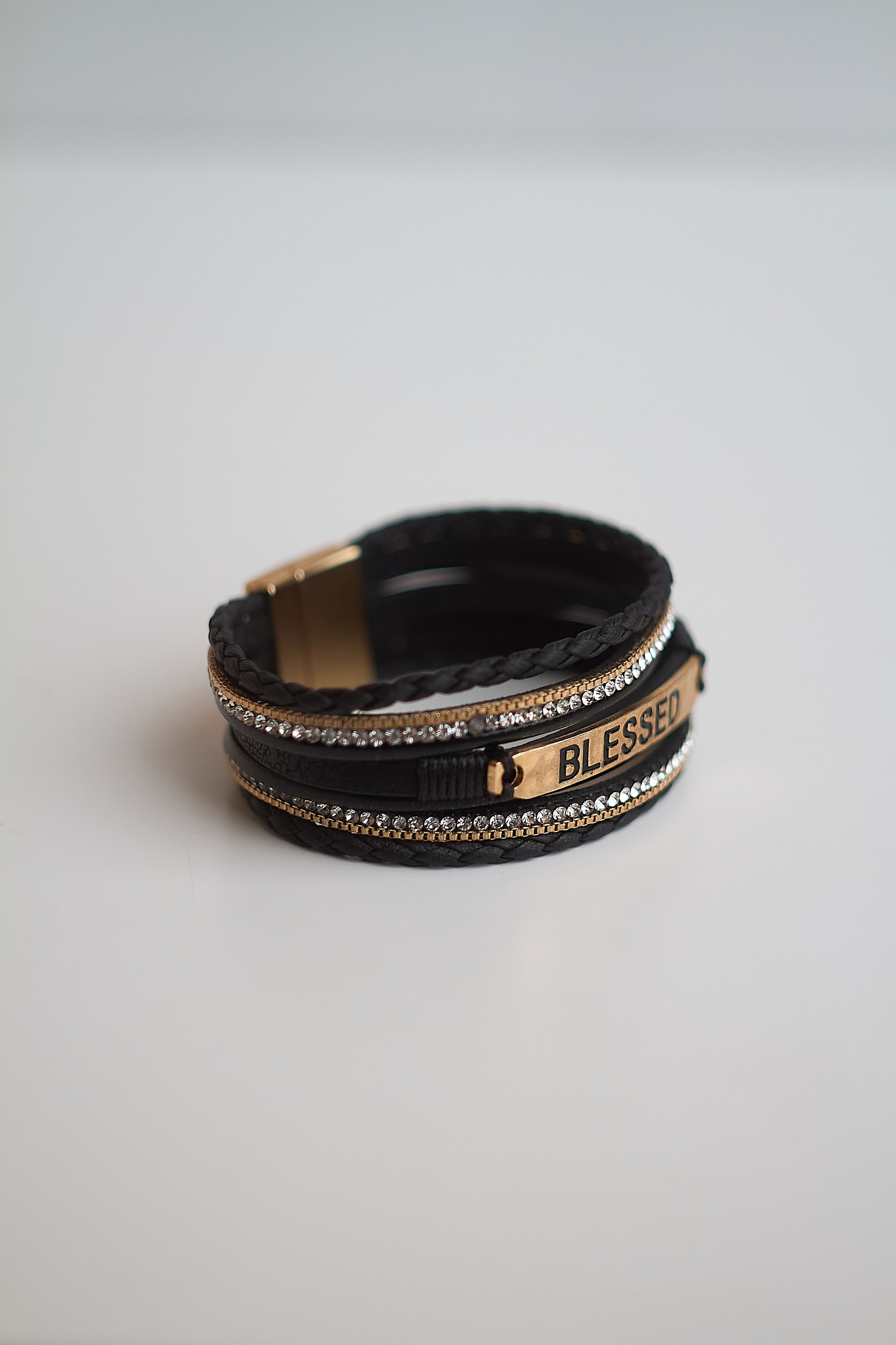 Браслеты WB. Фотограф Мероприятий Новосибирск