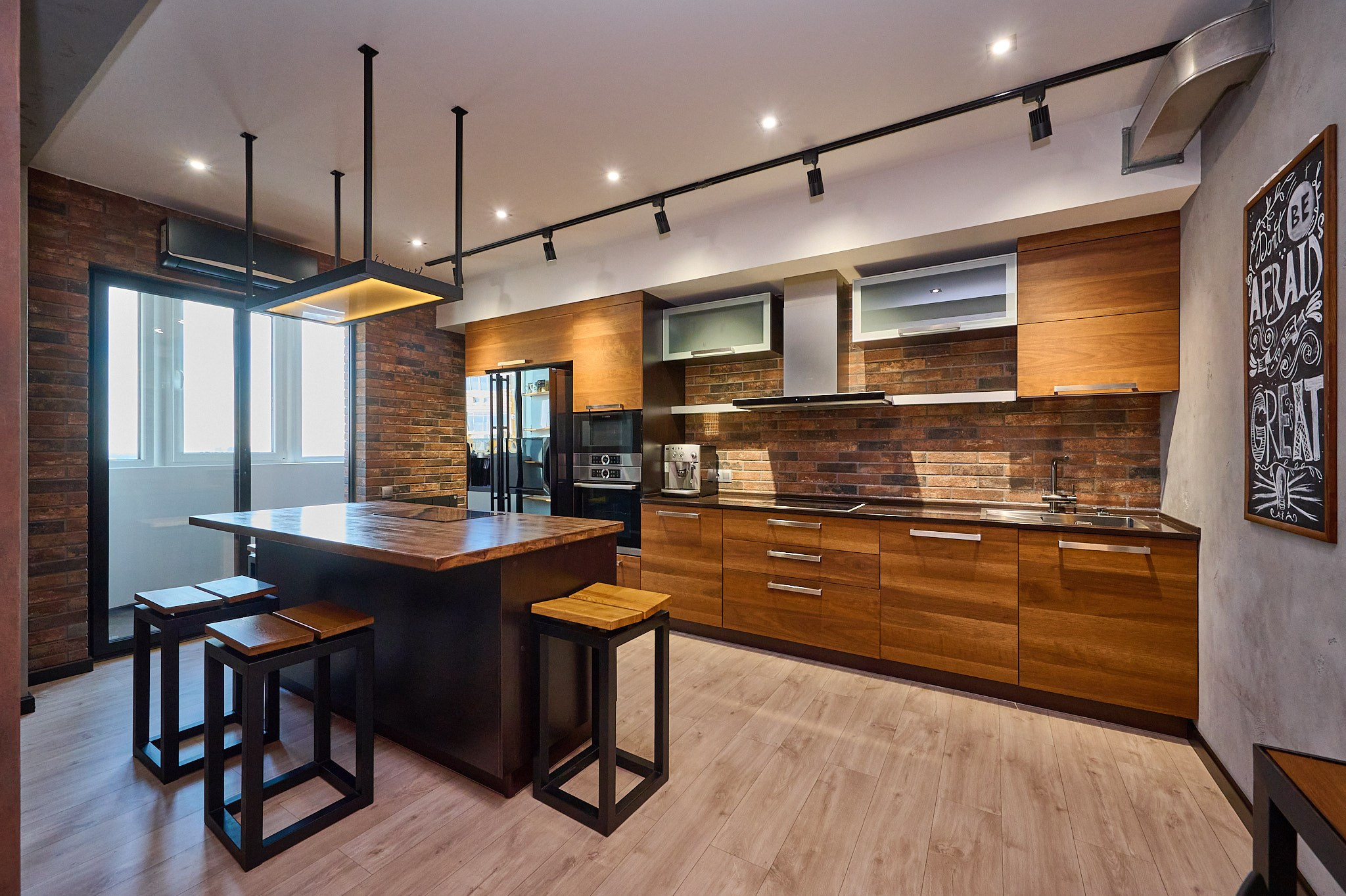 кухонный деревянный стол 