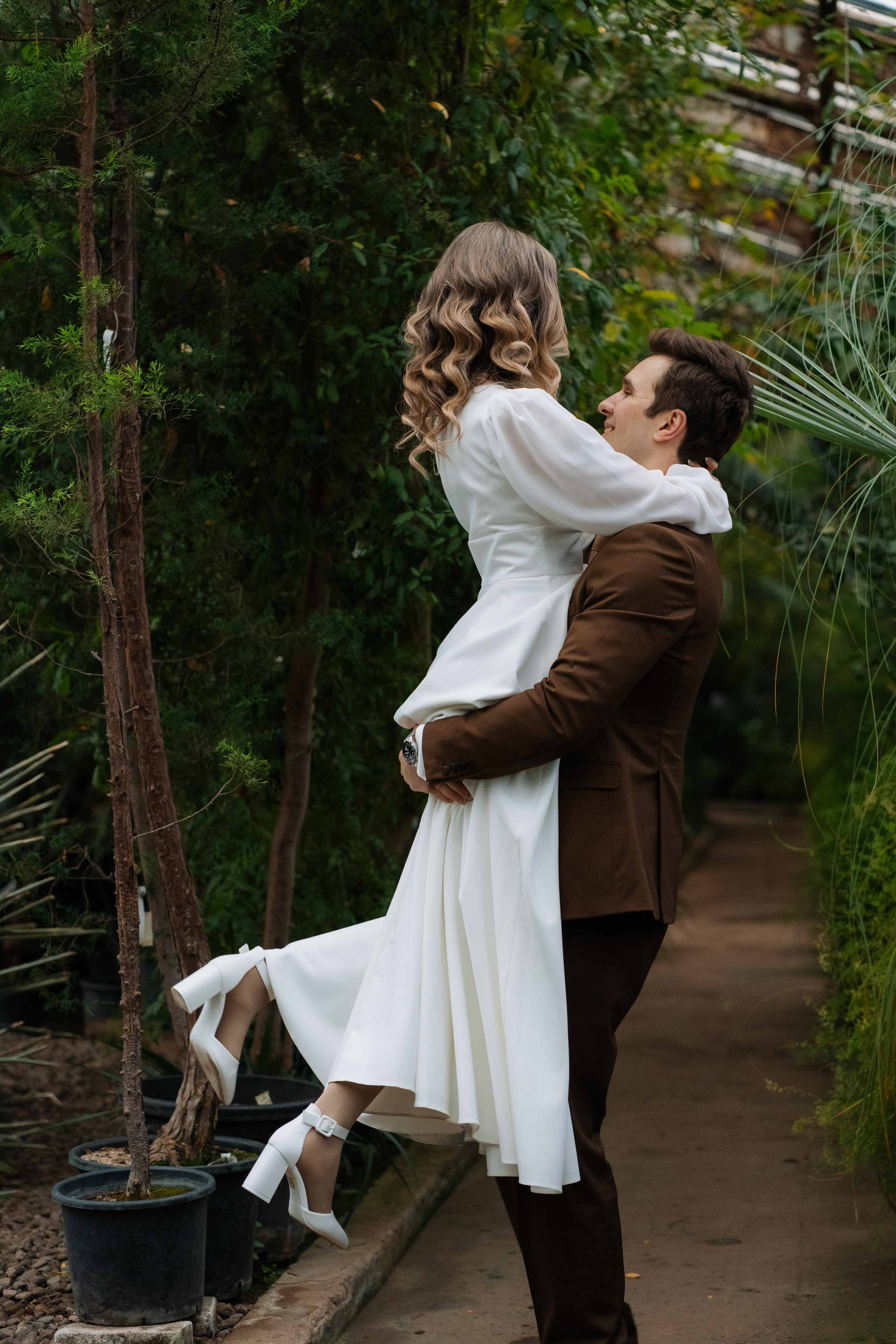 Свадебная фотосессия в оранжерее, Москва. Свадебный фотограф в Москве Анна Полушина