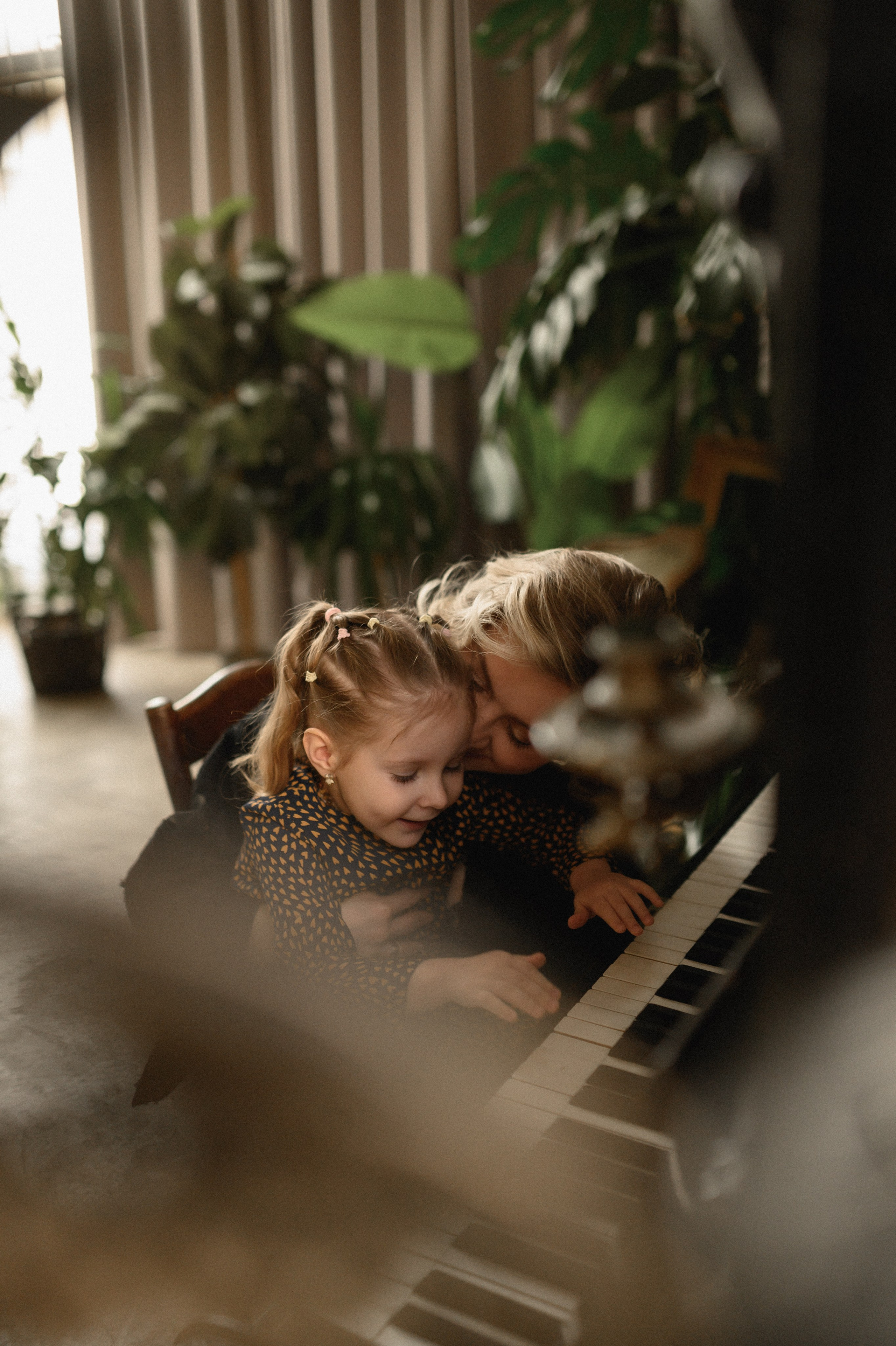 Андрей, Оля и Таисия в студии Пространство. Семейный и свадебный lifestyle-фотограф в Москве Мария Петрова