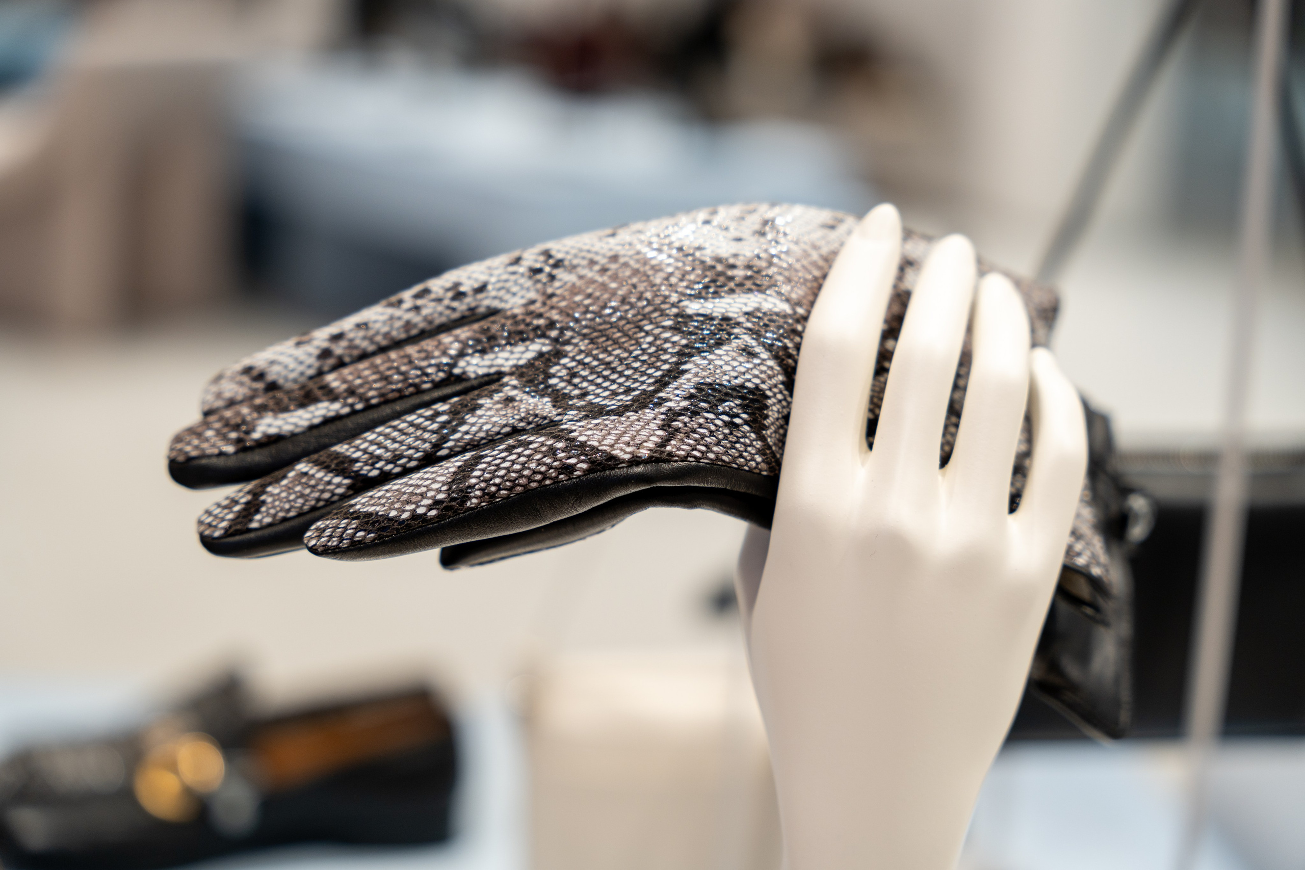 Интерьерная фотосъемка магазина Ekonika в Краснодаре — обувной бренд Профессиональная фотосъемка Ekonika — фирменный магазин в Краснодаре. Шедевры для Вас! Фотограф и Видеограф в Краснодаре Пахиев Руслан