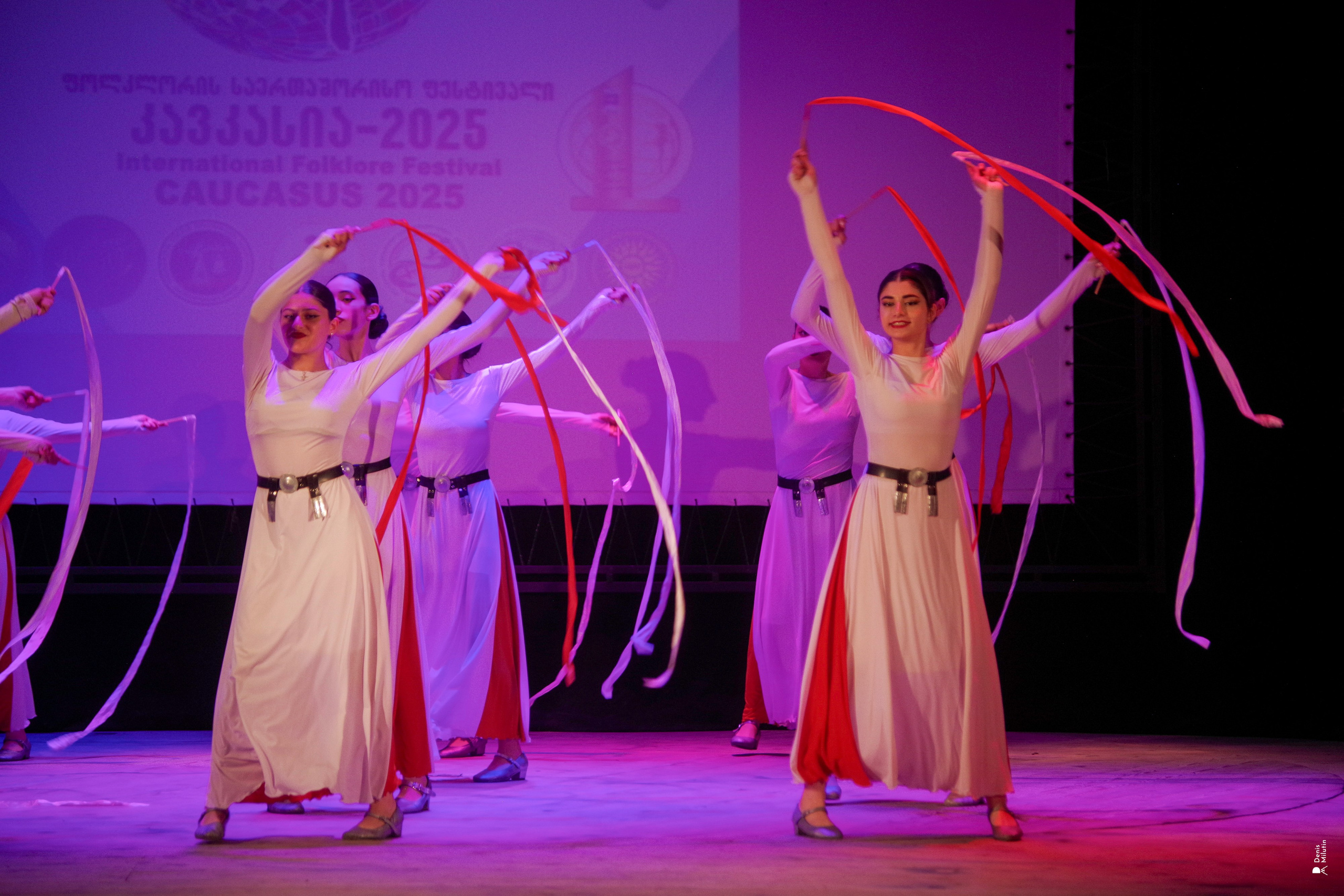 Танцы в прекрасном Они. Портретный фотограф Денис Милютин