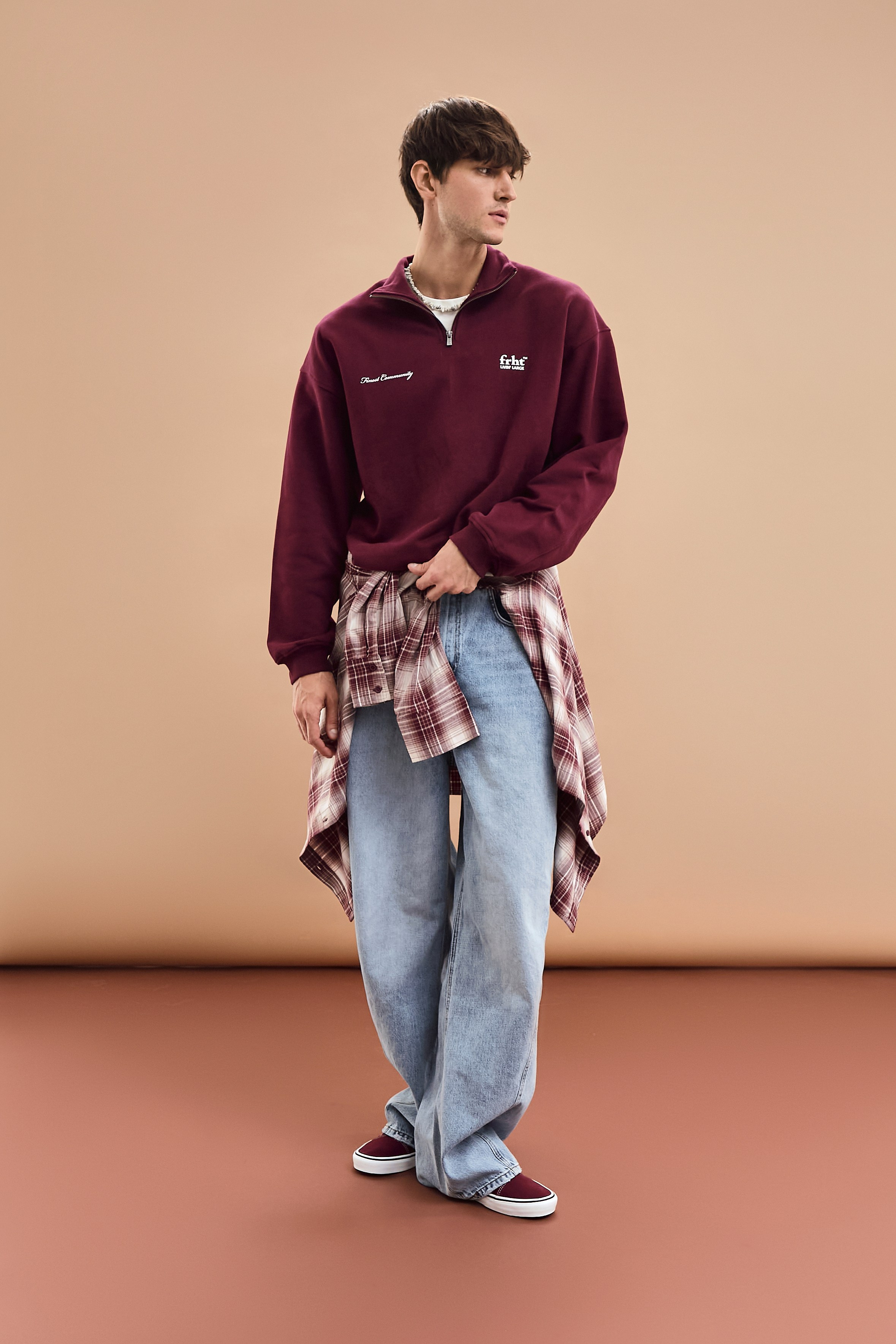 На бумажном фоне. Фотограф Москва| Вероника Полуэктова