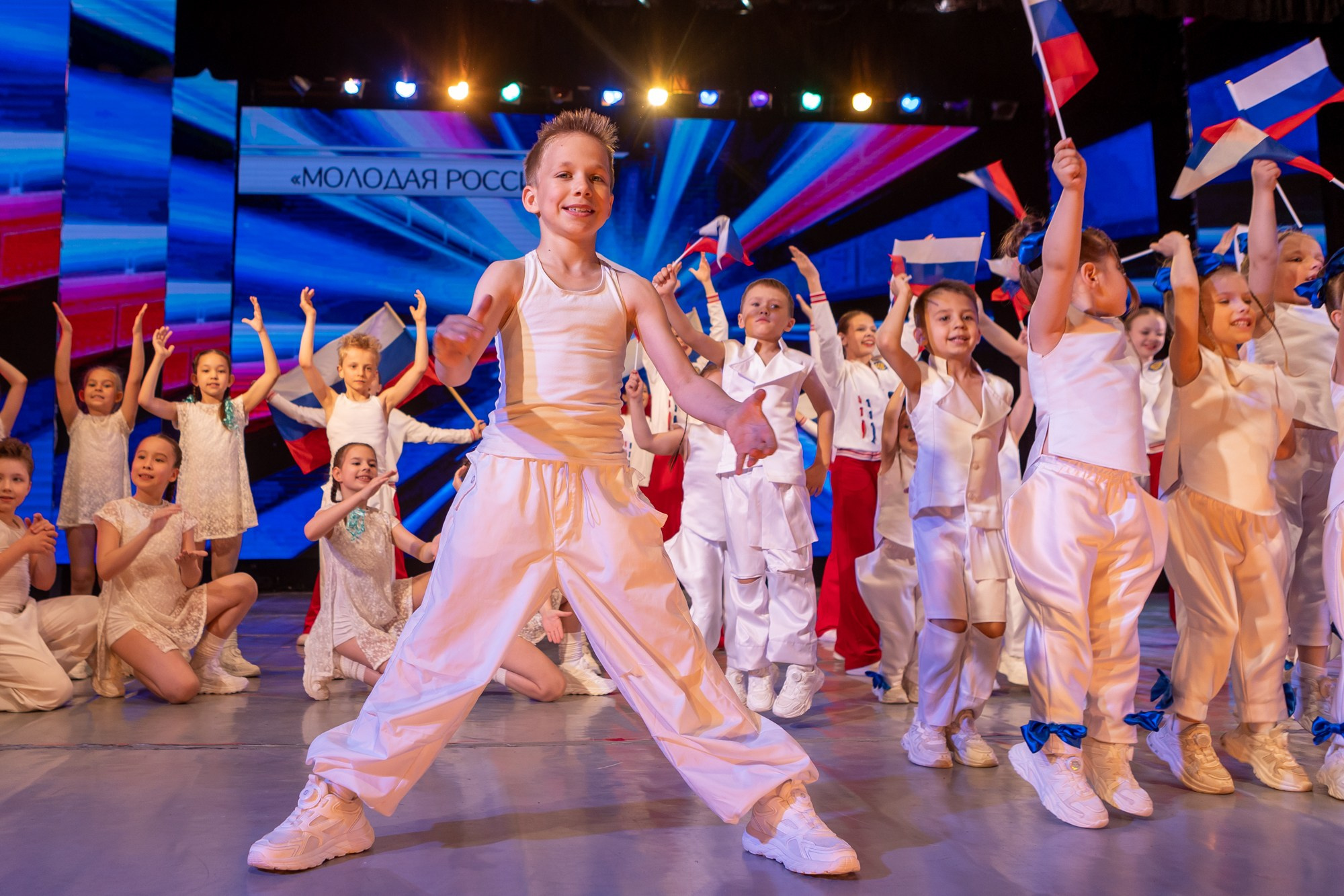 Отчетный концерт Заслуженного коллектива РФ «Жемчужинка» в Оренбурге, ДК «Россия», 2025 г. Фотограф в Оренбурге. Профессиональный фотограф