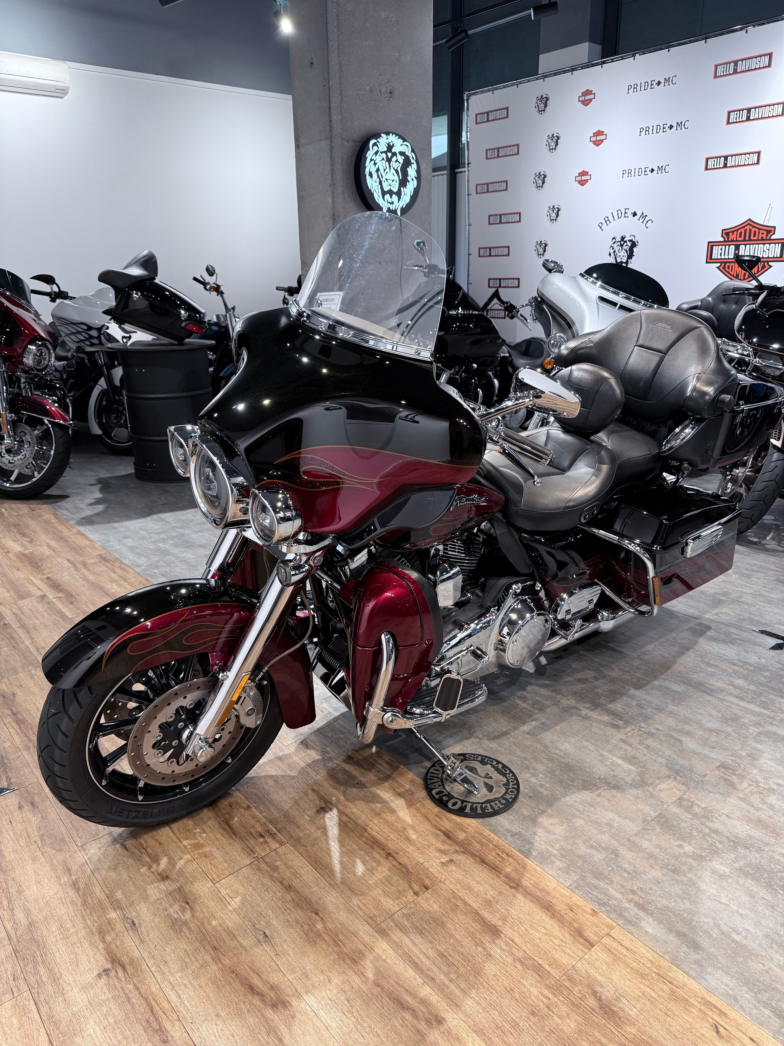 CVO Limited 110 (Exclusive Black Ember & Rio Red). Hello Davidson, Москва. Только хорошие мотоциклы…