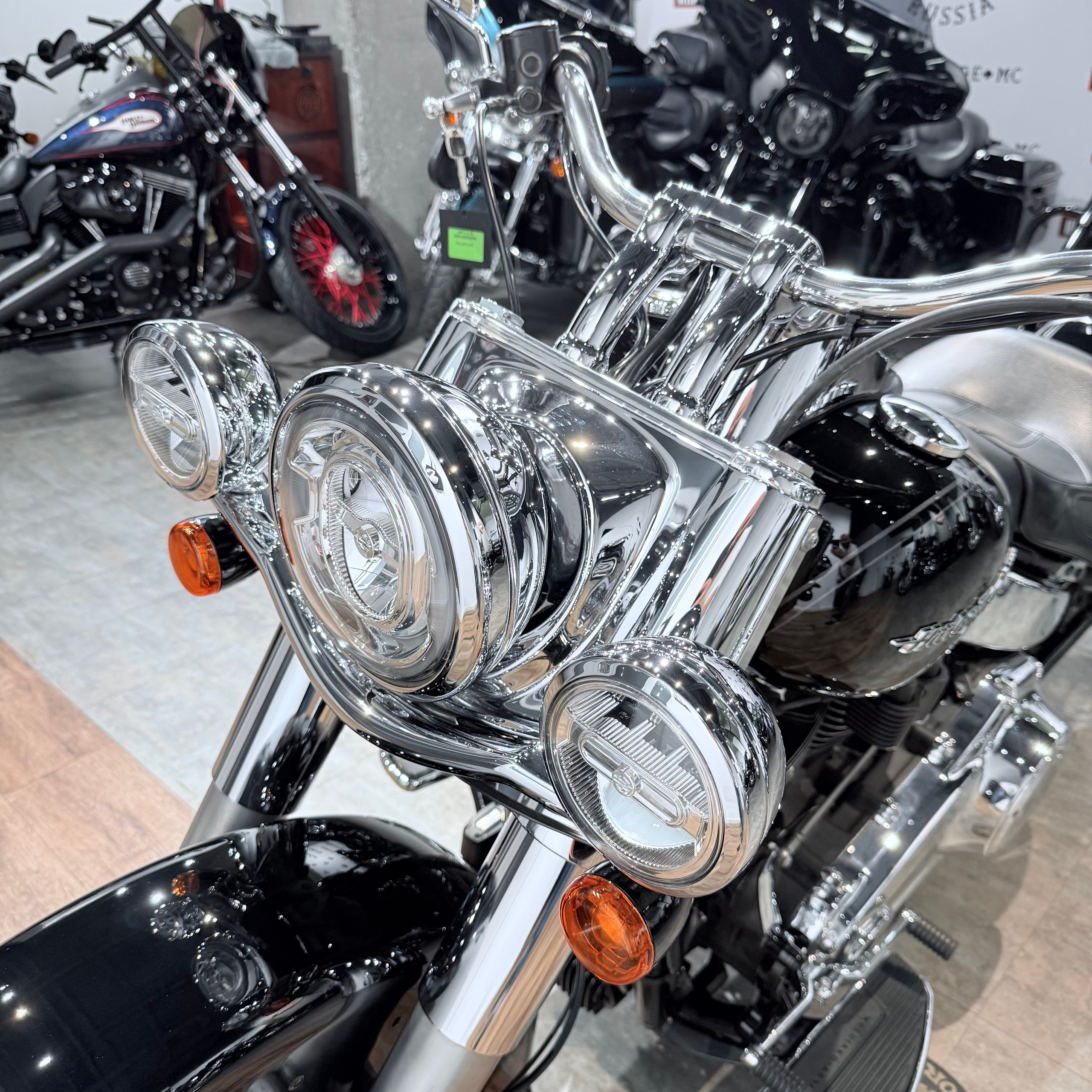 Купить Harley-Davidson 2018 Softail Deluхе 107 АВS (Softail/Dyna) — подробнее на сайте. Hello Davidson, Москва. Только хорошие мотоц