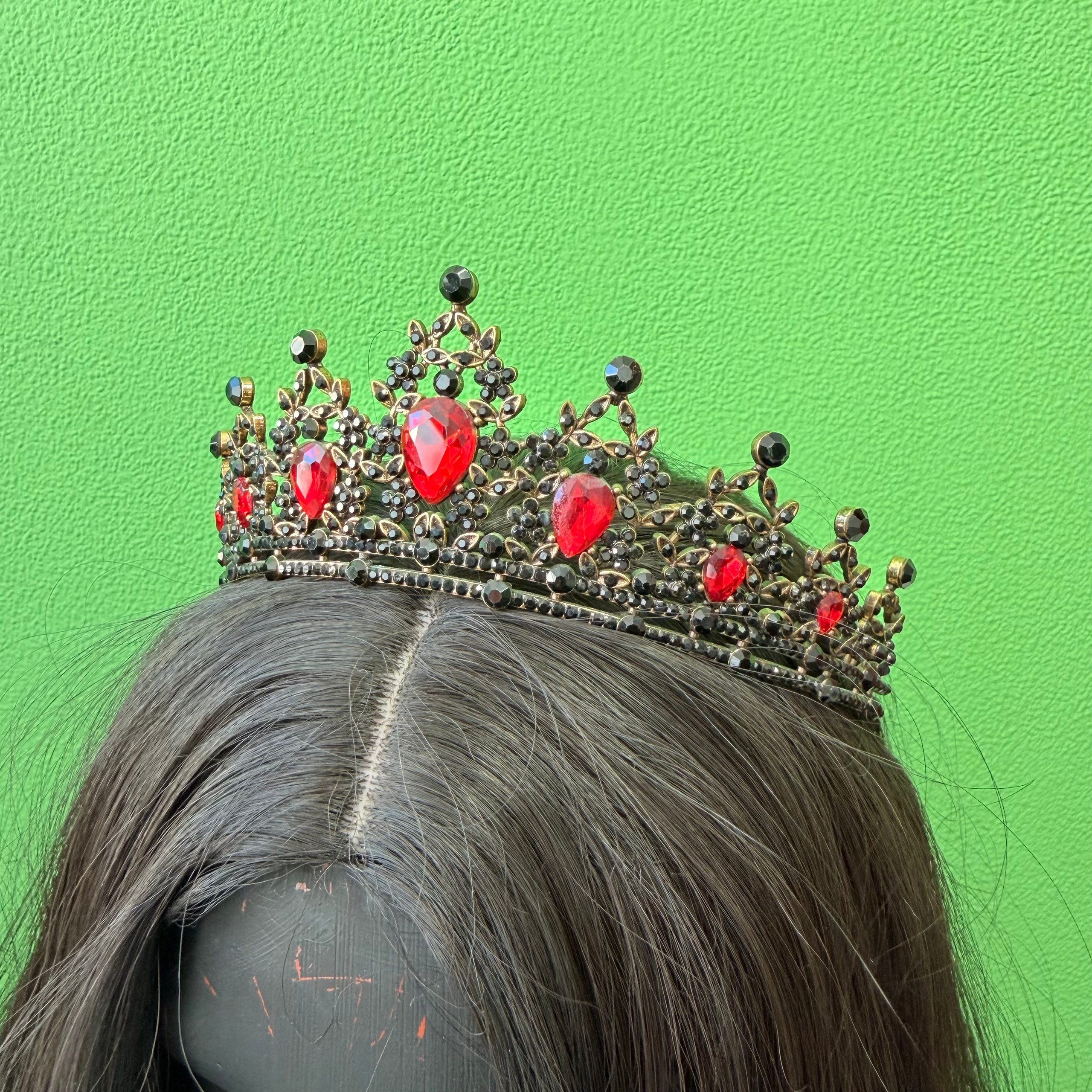 Головные уборы в аренду. Аренда костюмов, платьев и реквизита для фотосессий на Камчатке