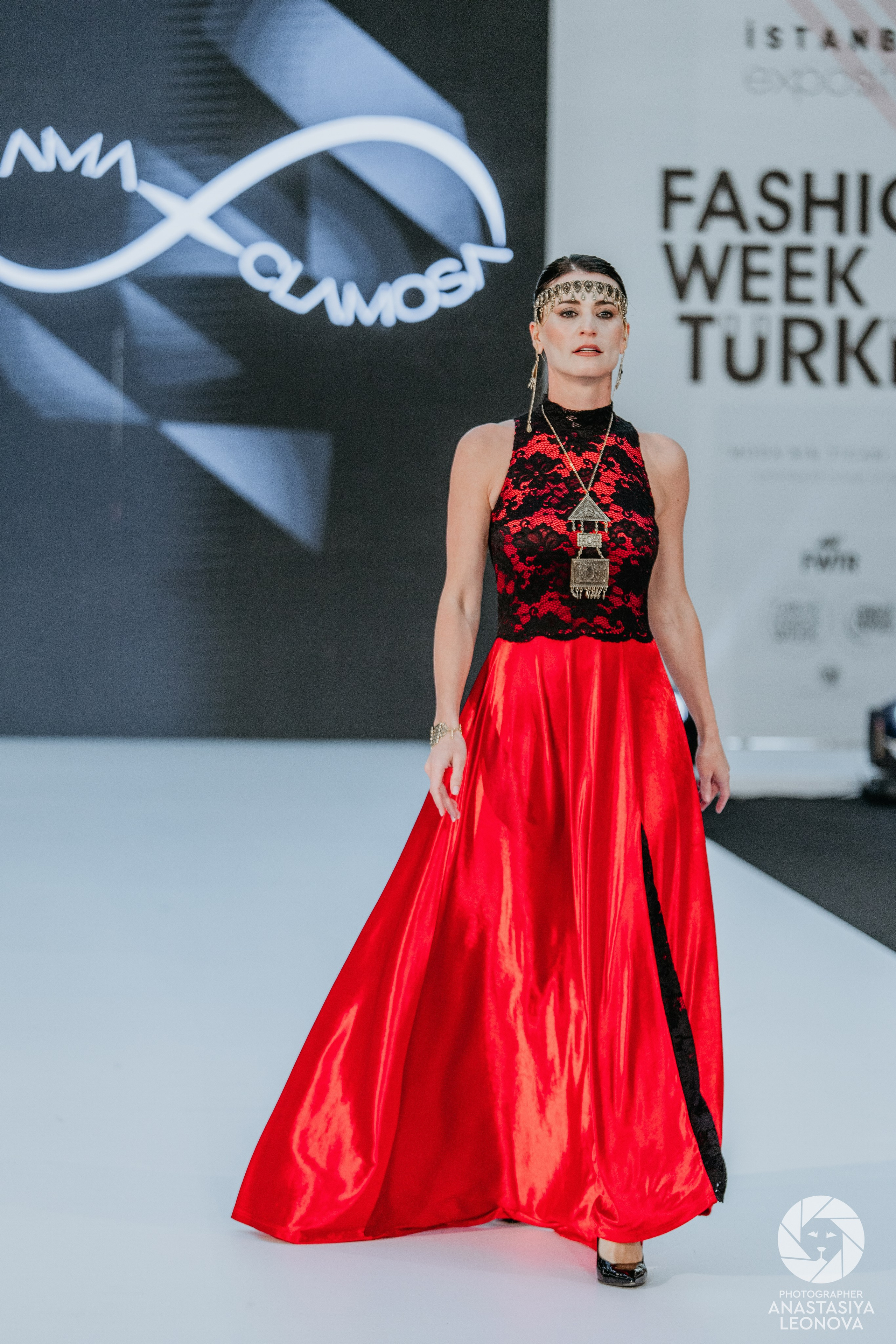 Fashion Week Türkiye [spring, 2025]. Anastasia Leonowa