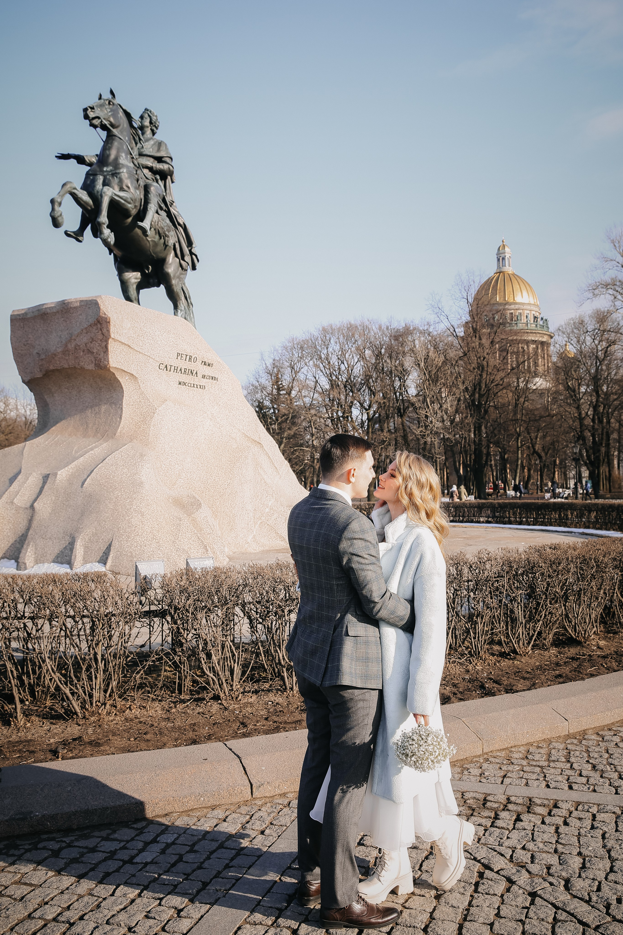 ДВОРЕЦ № 1 | Март, Исаакий, Английская набережная. Свадебный фотограф в Санкт-Петербурге Полина Корзухина