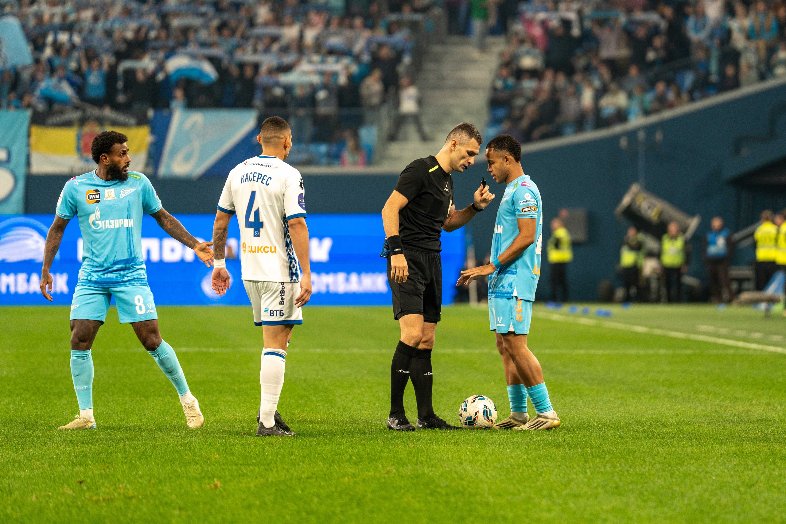 Зенит — Динамо (Москва): фотогалерея РПЛ, 13 тур на Газпром Арене | Антон Гауф. Спортивный фотограф в Санкт-Петербурге | Антон Гауф