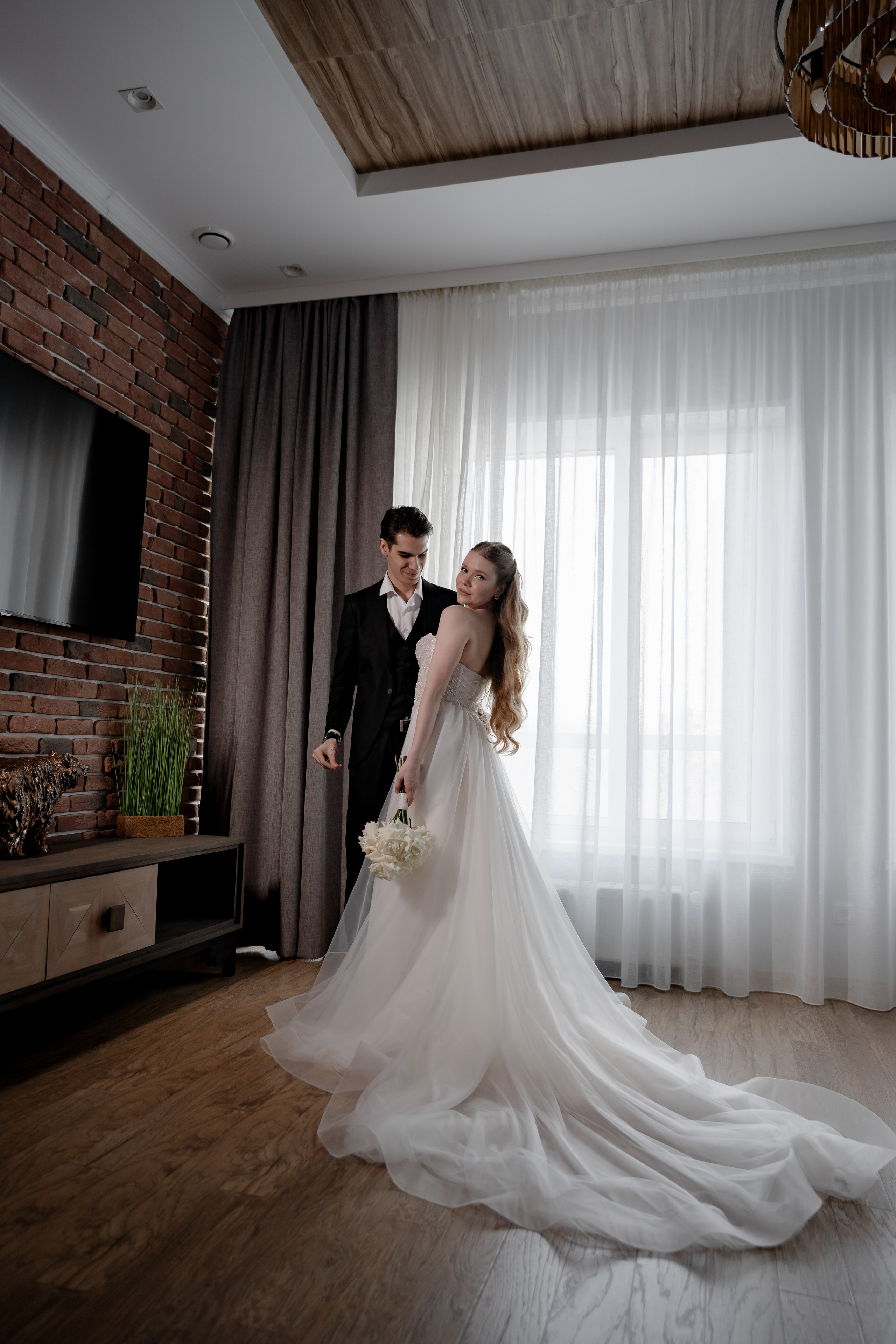 СВАДЕБНАЯ СЬЕМКА СБОРОВ В ОТЕЛЕ И ВЫЕЗД НА ЦЕРЕМОНИЮ (СНЯТО В СИБИРЕ В НИЖНЕВАРТОВСКЕ). Профессиональный фотограф, Санкт-Петербург — Виктория Богомолова