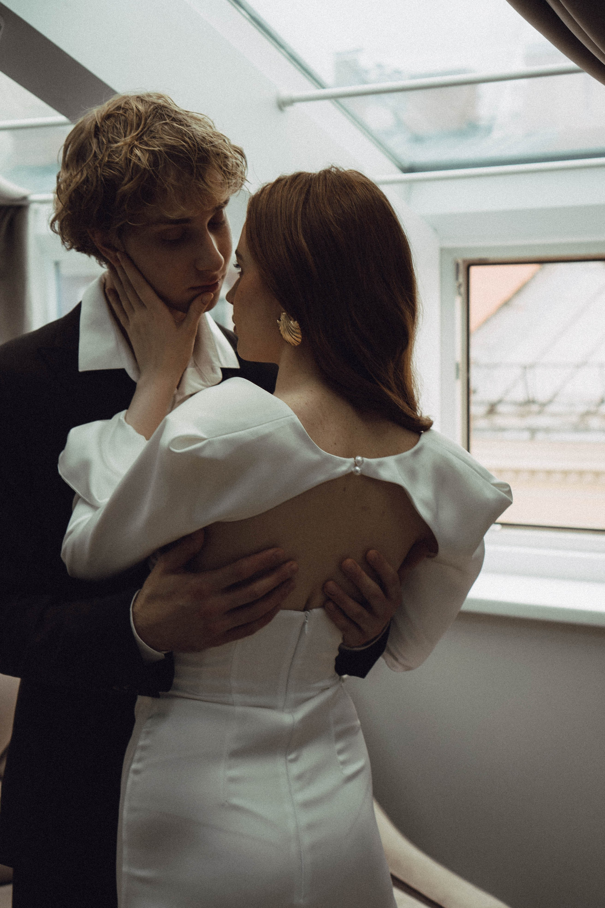 СВАДЕБНАЯ СЬЕМКА В ОТЕЛЕ. СБОРЫ ЖЕНИХА И НЕВЕСТЫ И ТАКЖЕ ТОР И ПОДГОТОВКА К ПРОГУЛКЕ. Профессиональный фотограф, Санкт-Петербург — Виктория Богомолова