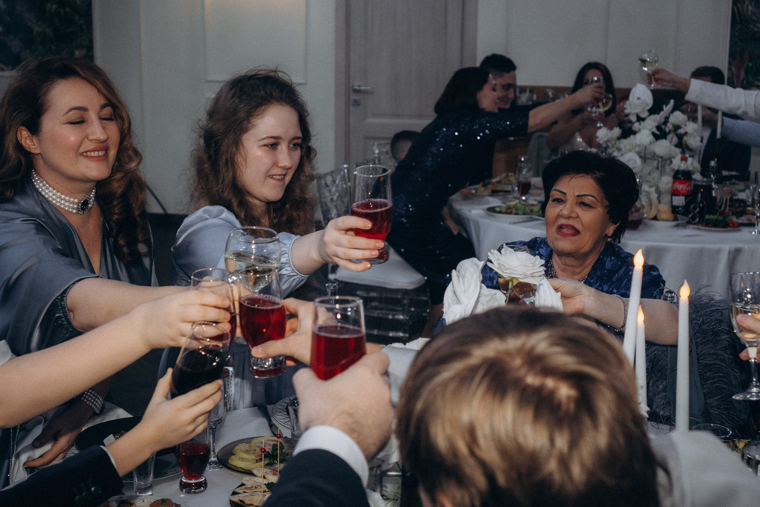 СЬЕМКА СВАДЕБНОГО БАНКЕТА (СНЯТО В СИБИРЕ В НИЖНЕВАРТОВСКЕ). Профессиональный фотограф, Санкт-Петербург — Виктория Богомолова
