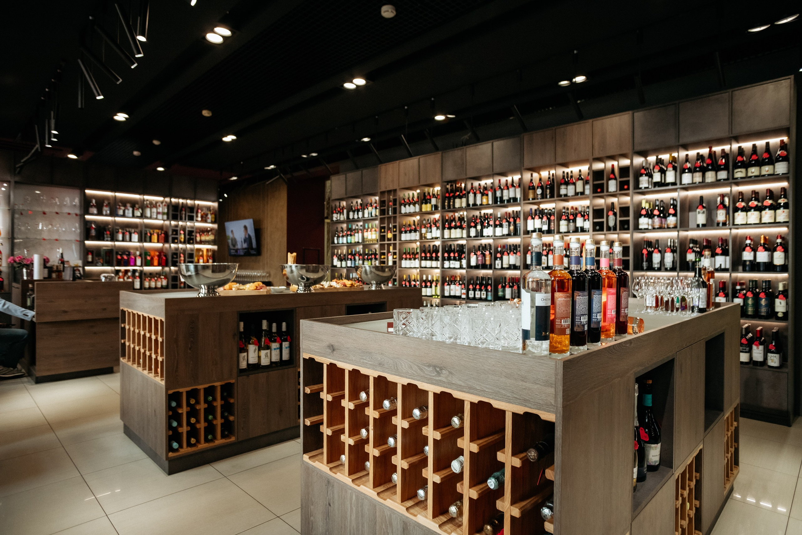 BY SIMPLE ВИНОТЕКА — ОТКРЫТИЕ. СВОИ. ФОТООТЧЕТЫ-СОБЫТИЯ-МЕСТА