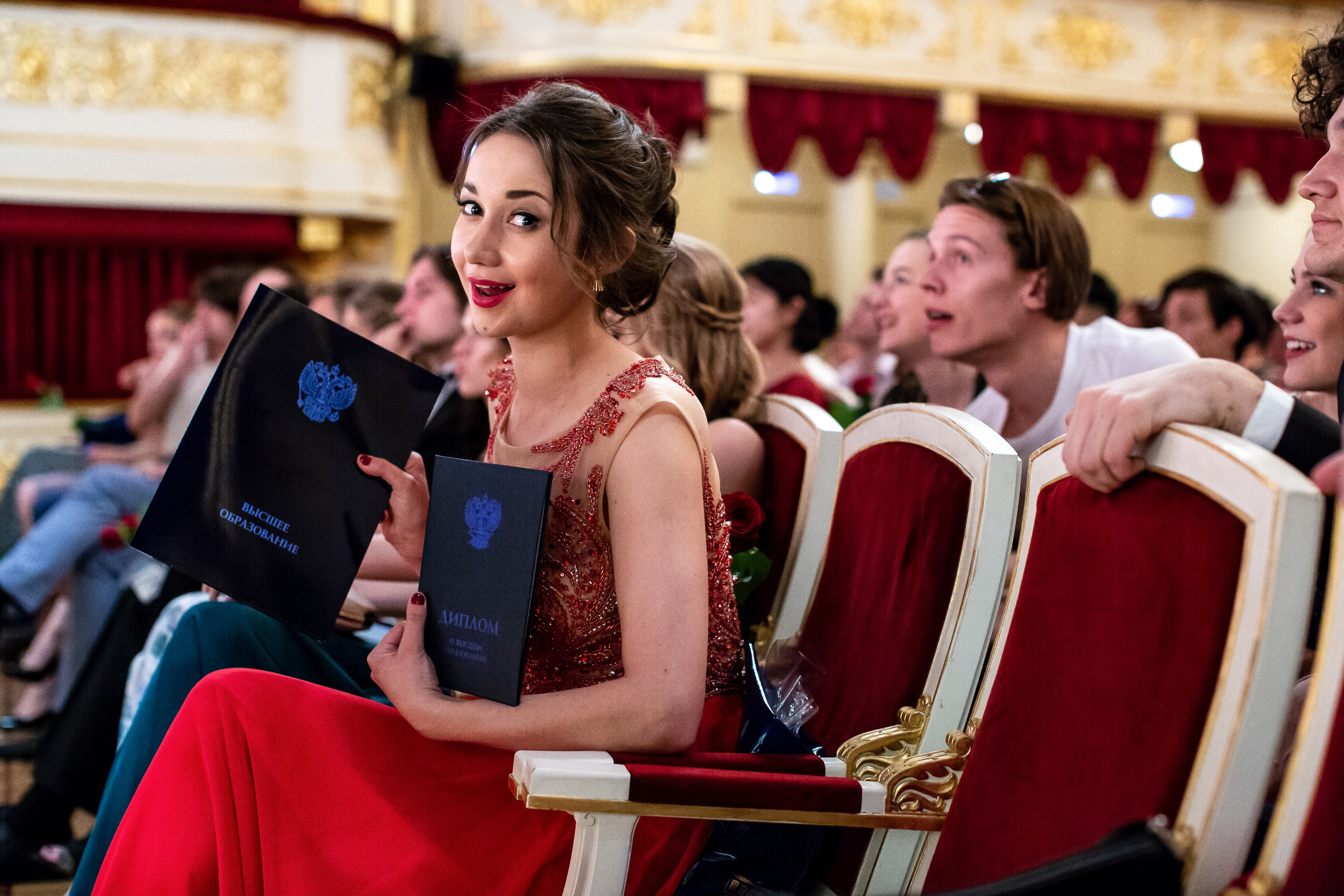 Репортаж -Выпускной. Портретный Студийный и уличный фотограф Москва. Индивидуальные, Семейные, Беременность, Будуар, Каталог, контент съемки для блога и бизнеса