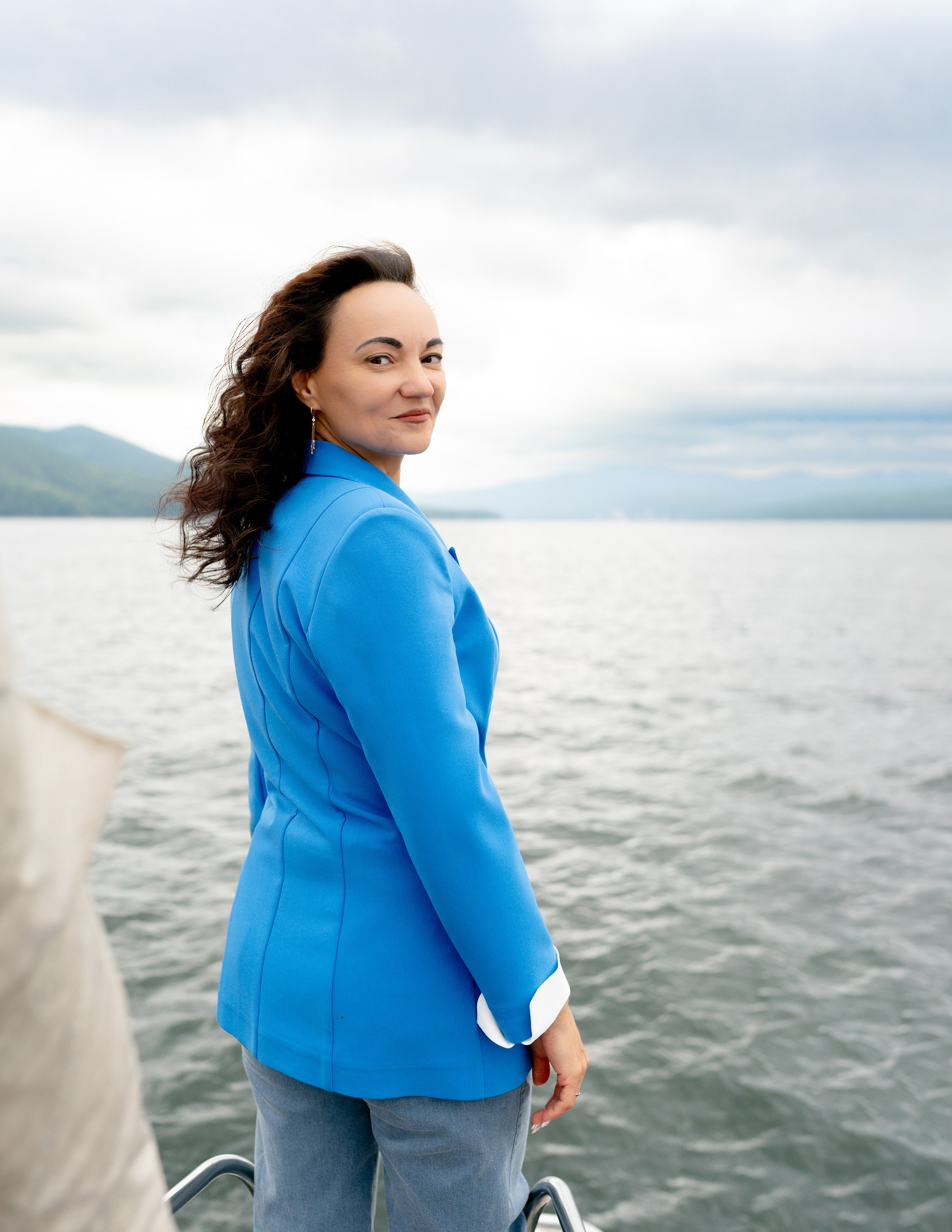 Фотосессия на природе на яхте. Фотограф Ким Наталья в Красноярске