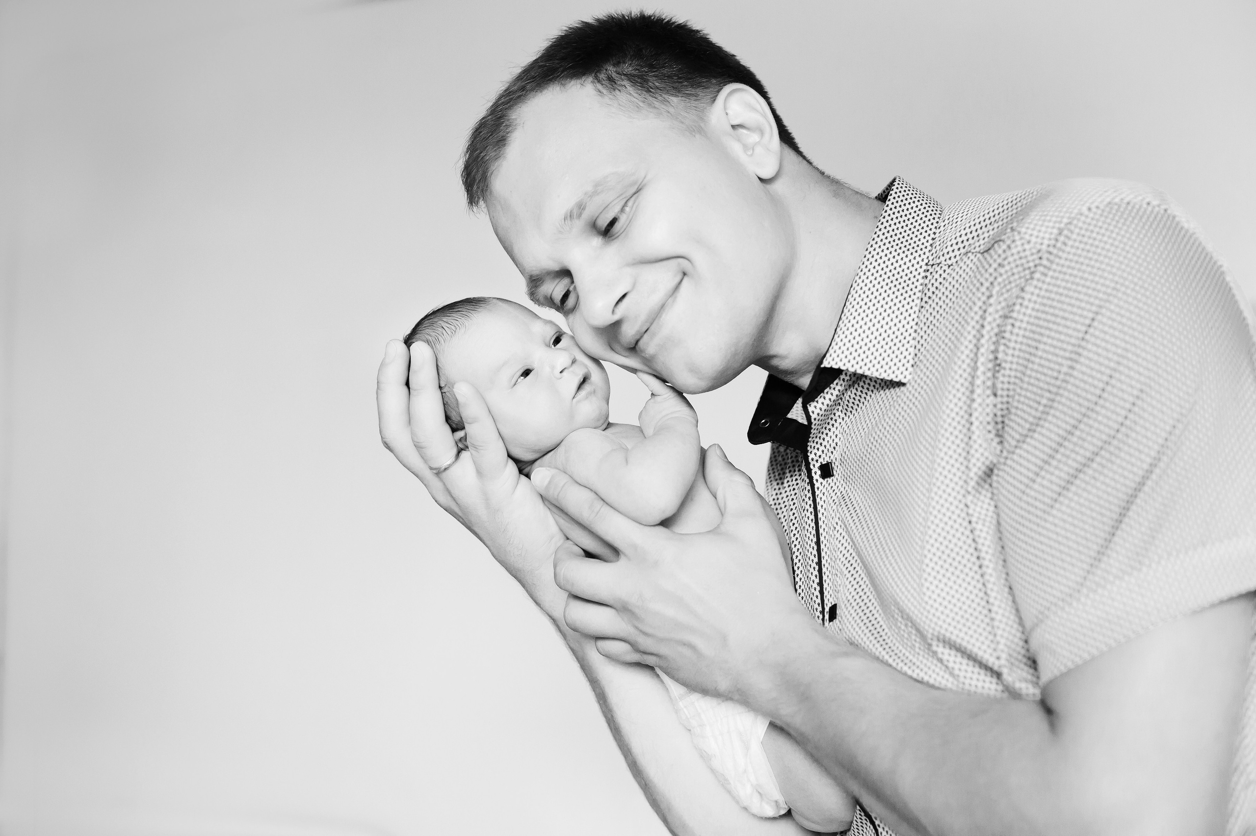 Выписка из роддома. Репортажный, семейный и детский фотограф в Пензе и Заречном Арина Ермилова. Картины барельеф на заказ