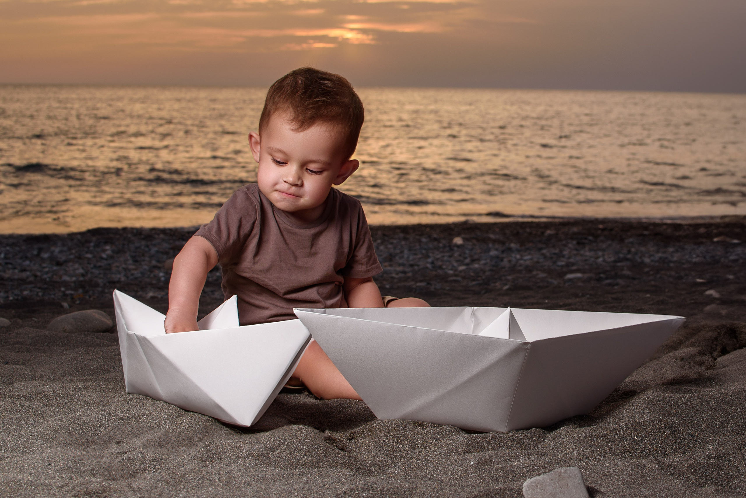 Фотосессия мальчика на море. Детский студийный фотограф Сочи