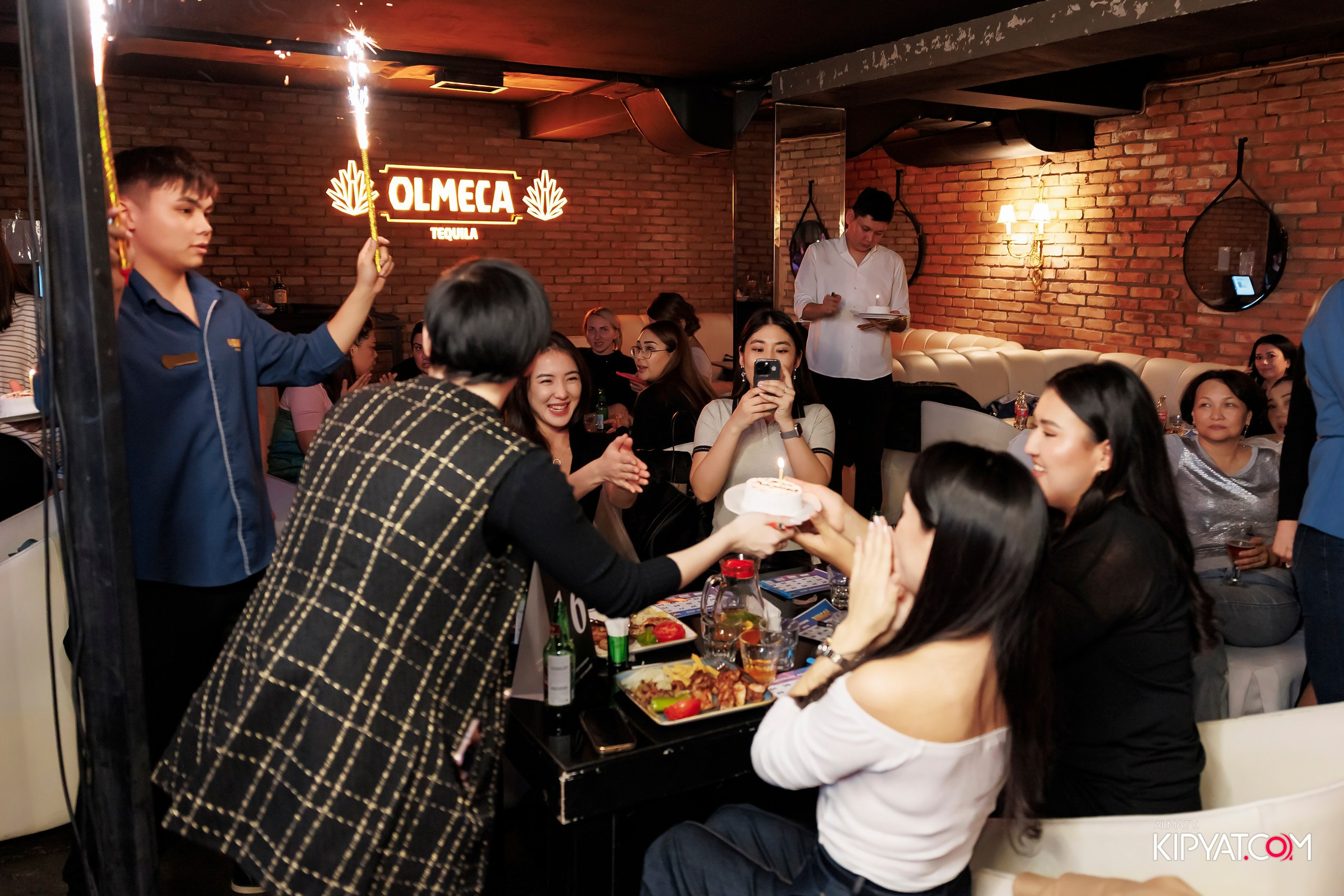 МУЗЫКАЛЬНОЕ ЛОТО В HIT RETRO. КИПЯТКОМ АЛМАТЫ! Фотосъемка мероприятий в Алматы