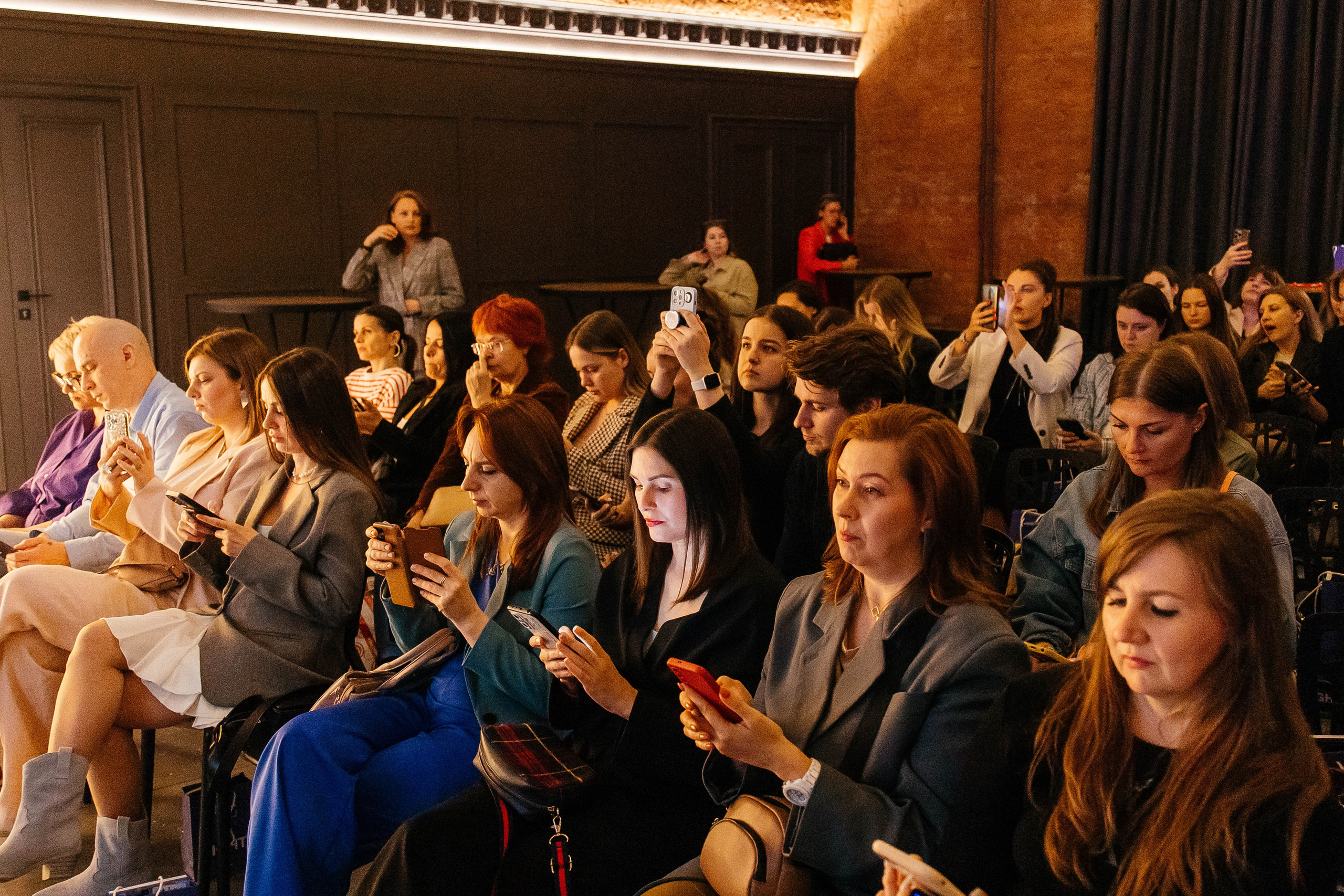 Презентация новинок систем света Maytoni в One way loft. Фотограф в Красноярске Надежда Воскресенская