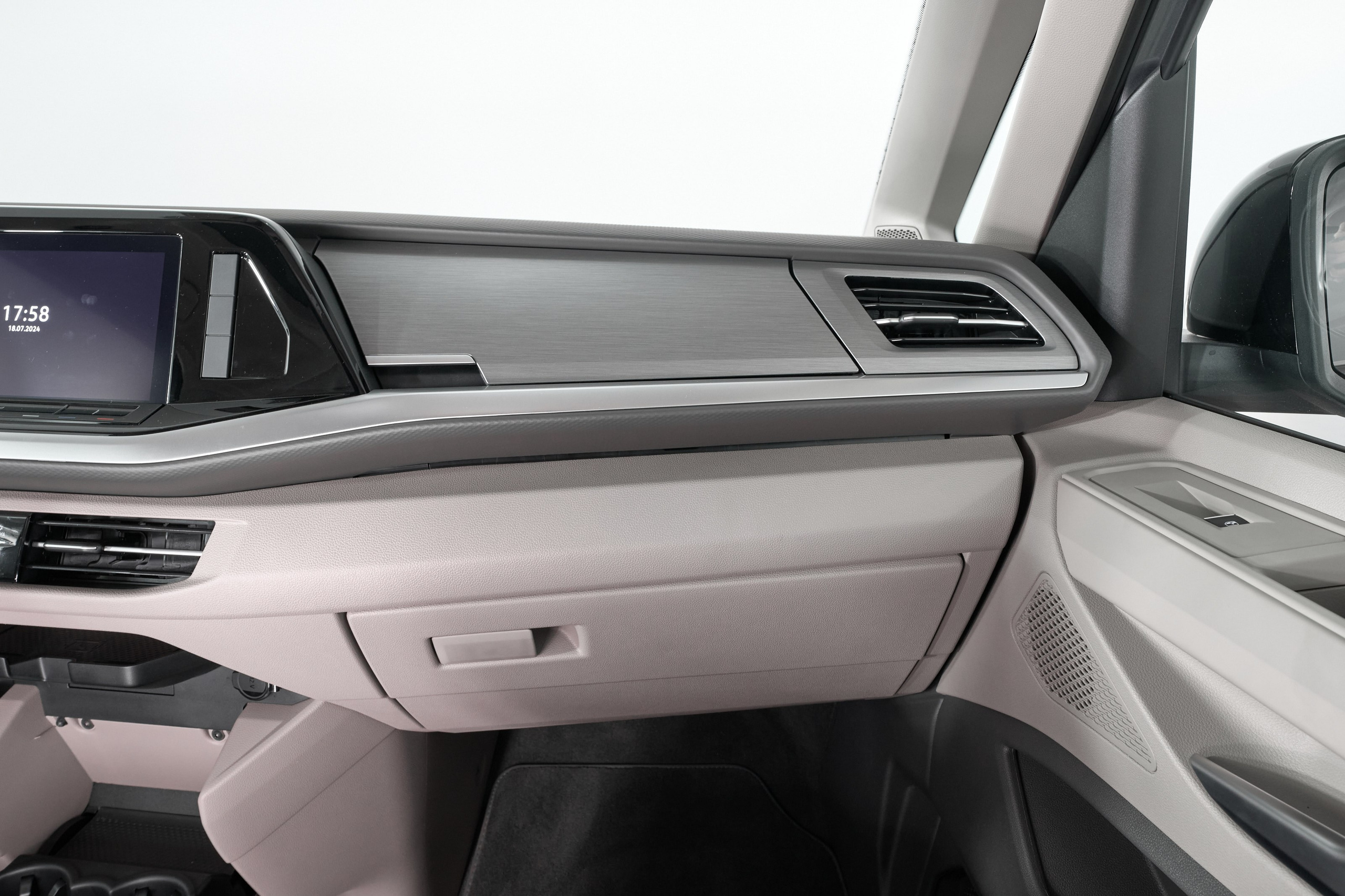 Multivan. Фотограф Николай Прокофьев модельные тесты в Москве