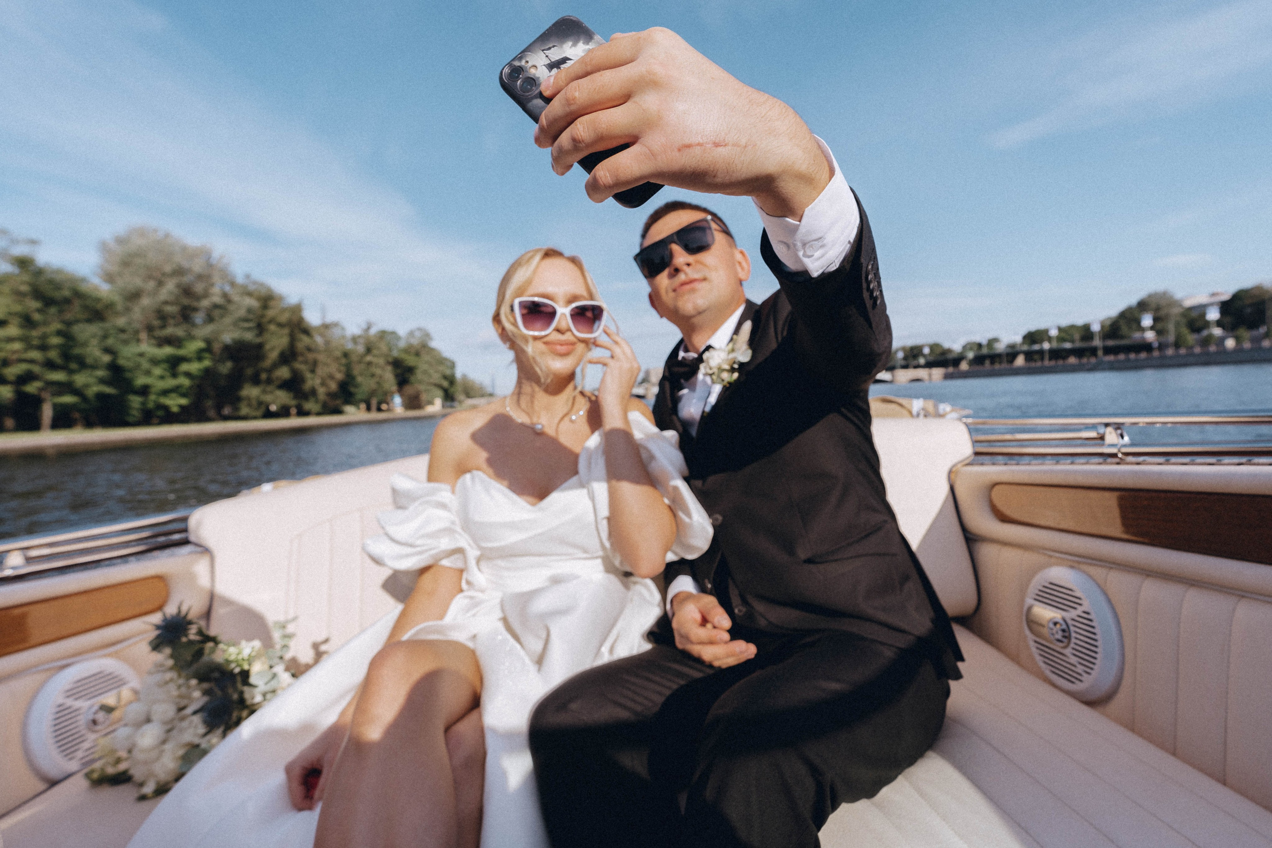 СВАДЕНБНАЯ СЬЕМКА НА КАТЕРЕ ПО КАНАЛАМ САНКТ-ПЕТЕРБУРГА И В АКВАТОРИИ НЕВЫ. Профессиональный фотограф, Санкт-Петербург — Виктория Богомолова