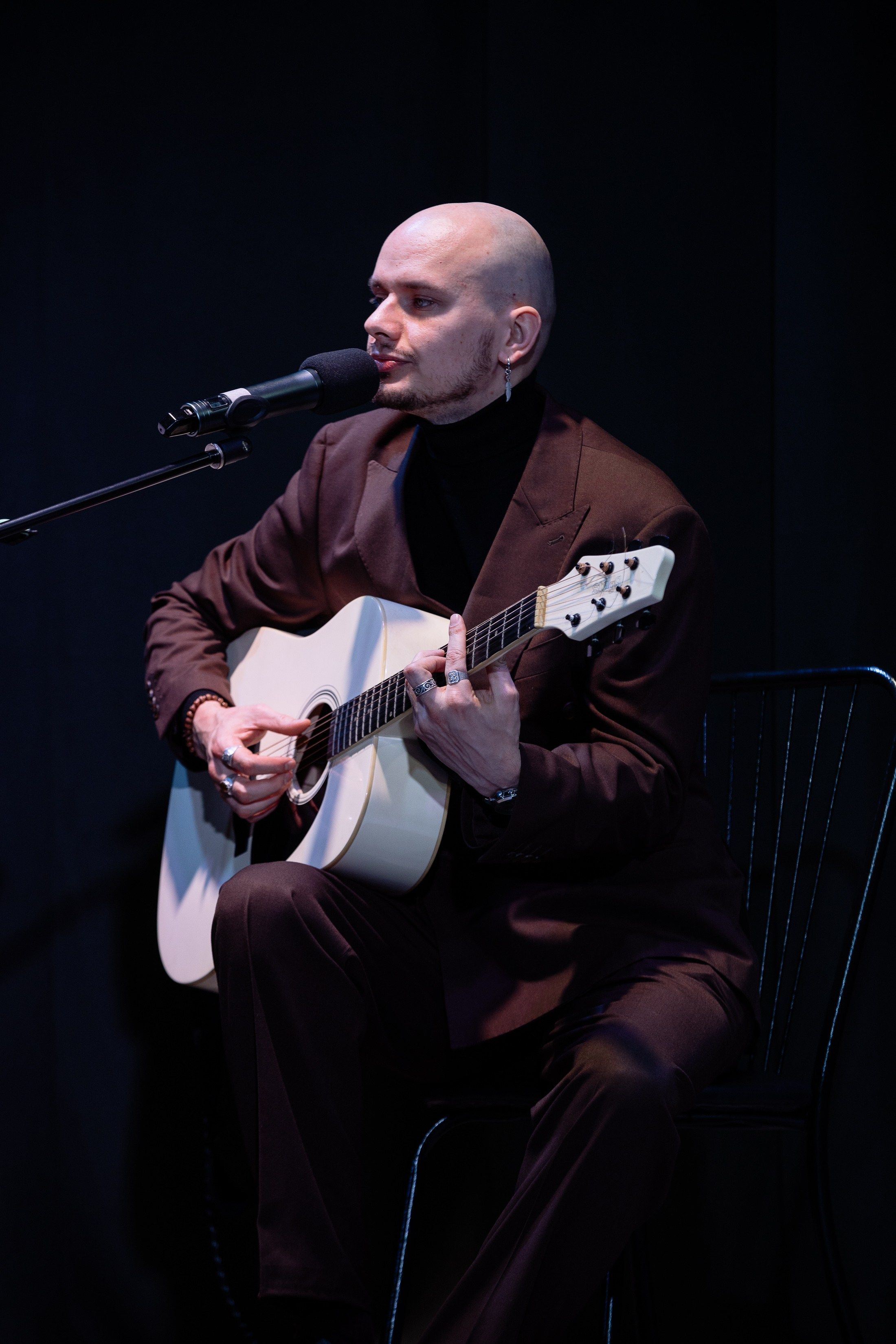 Поэтический вечер с Игорем Бушмелевым и Никой Станиславчик. Фотограф Юлия Мальцева