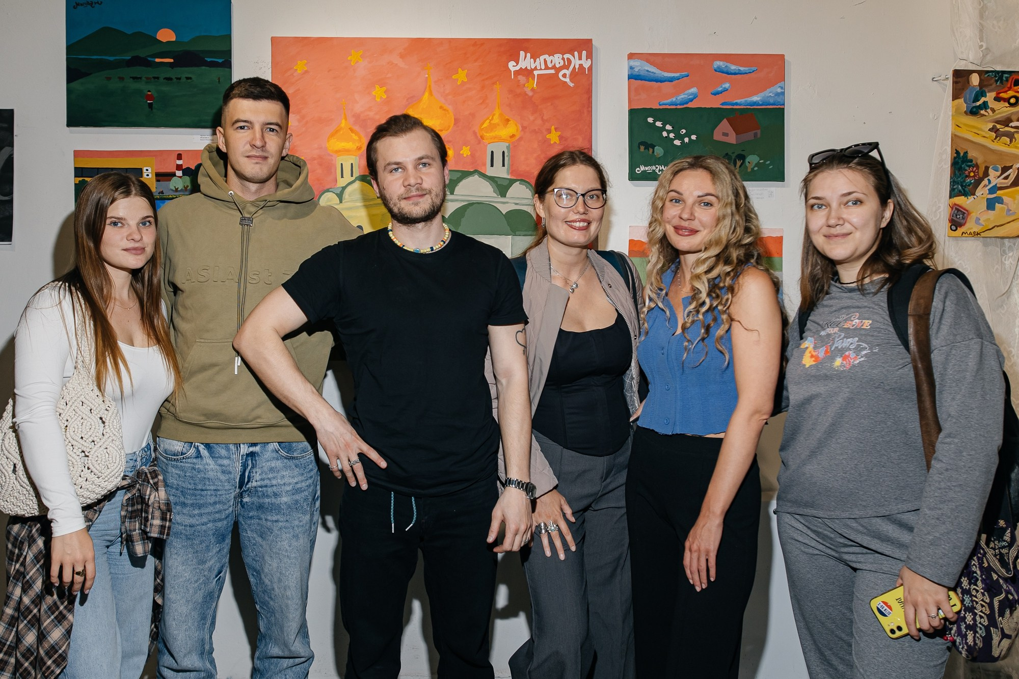 IZZI ROOM | Открытие выставки | май 2025. Репортажный фотограф в Санкт-Петербурге СПБ Алиса Ческидова на ваше мероприятие