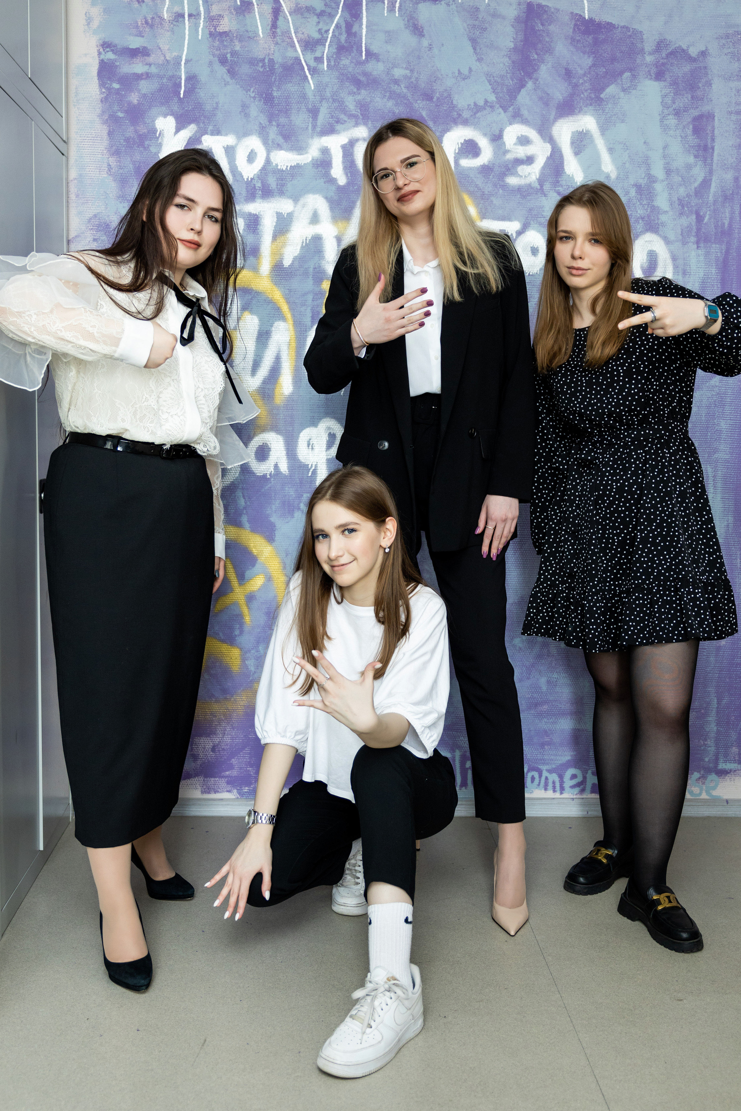 Школа ЦПМ класс 11К. Выпускные фотоальбомы в Коломне. Валерий и Светлана Щавелевы