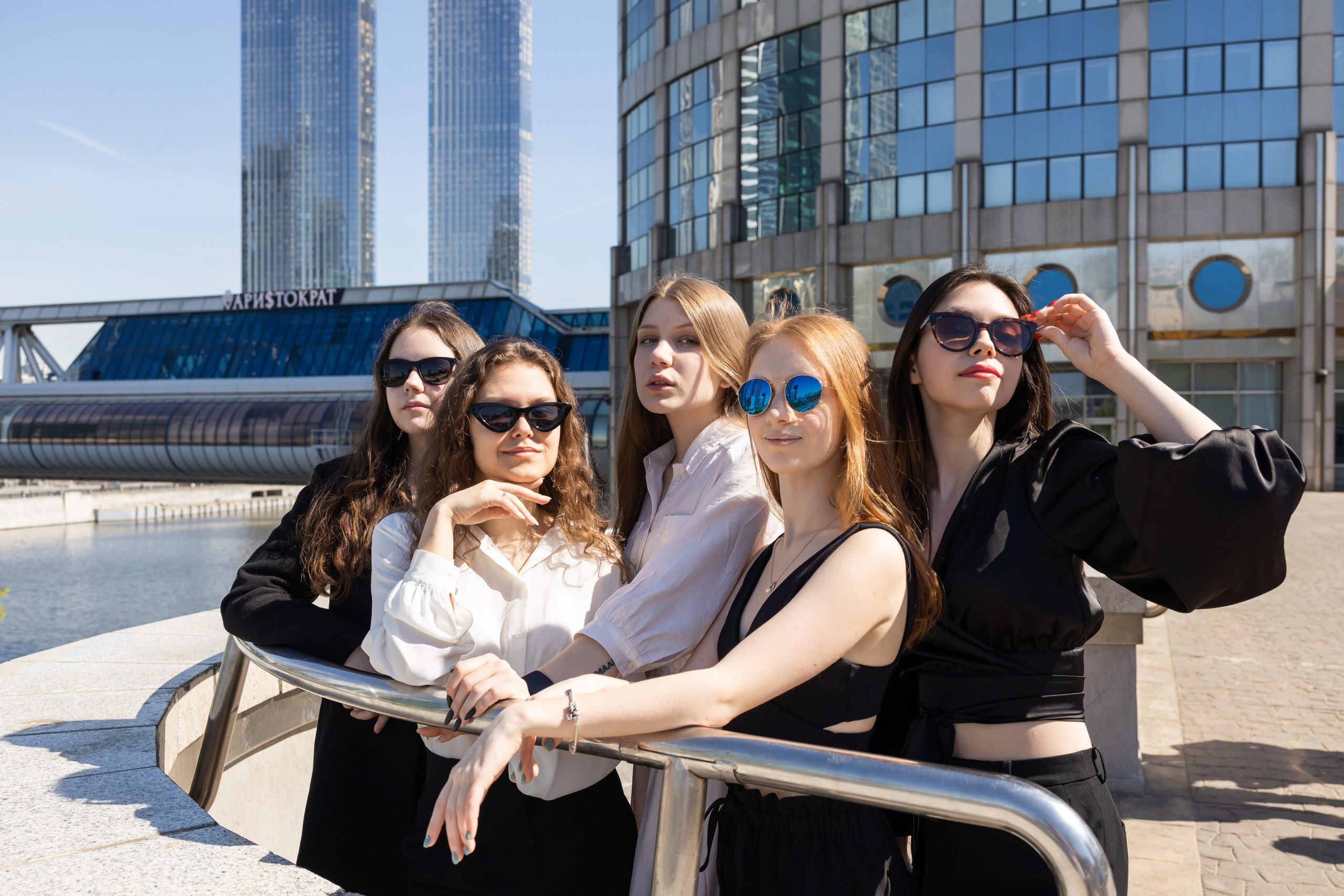 Школа ЦПМ класс 11К. Выпускные фотоальбомы в Коломне. Валерий и Светлана Щавелевы